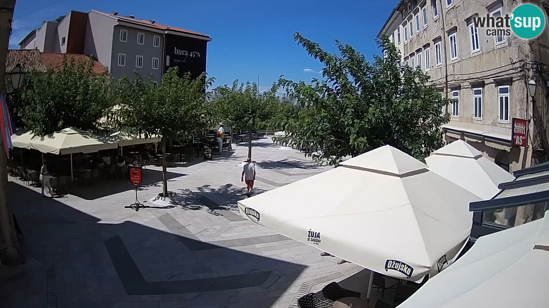 Centar grada Senja – Pavlinski trg – web kamere Dalmacija