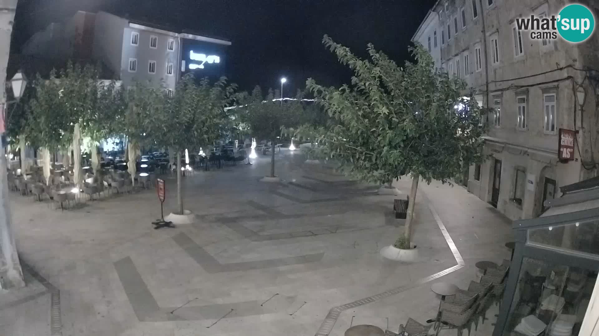 Centar grada Senja – Pavlinski trg – web kamere Dalmacija