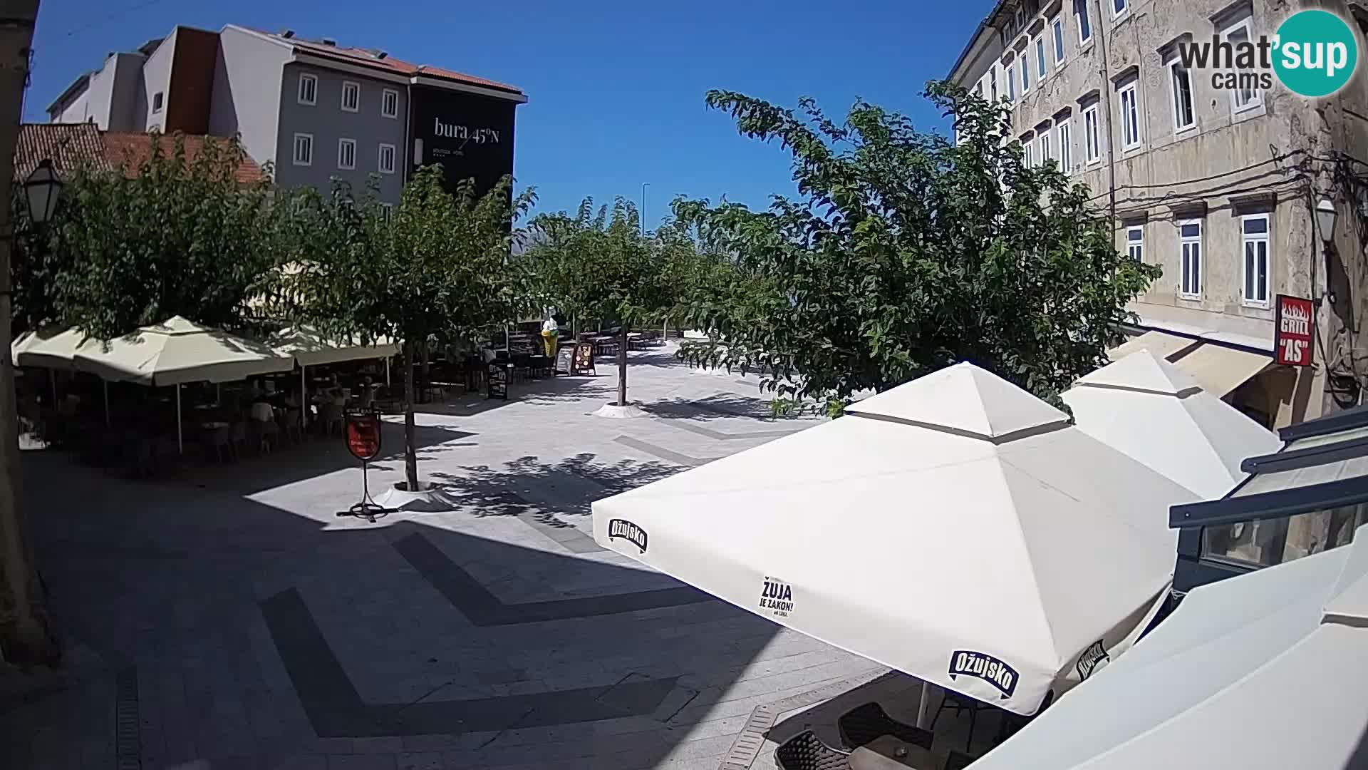 Centar grada Senja – Pavlinski trg – web kamere Dalmacija