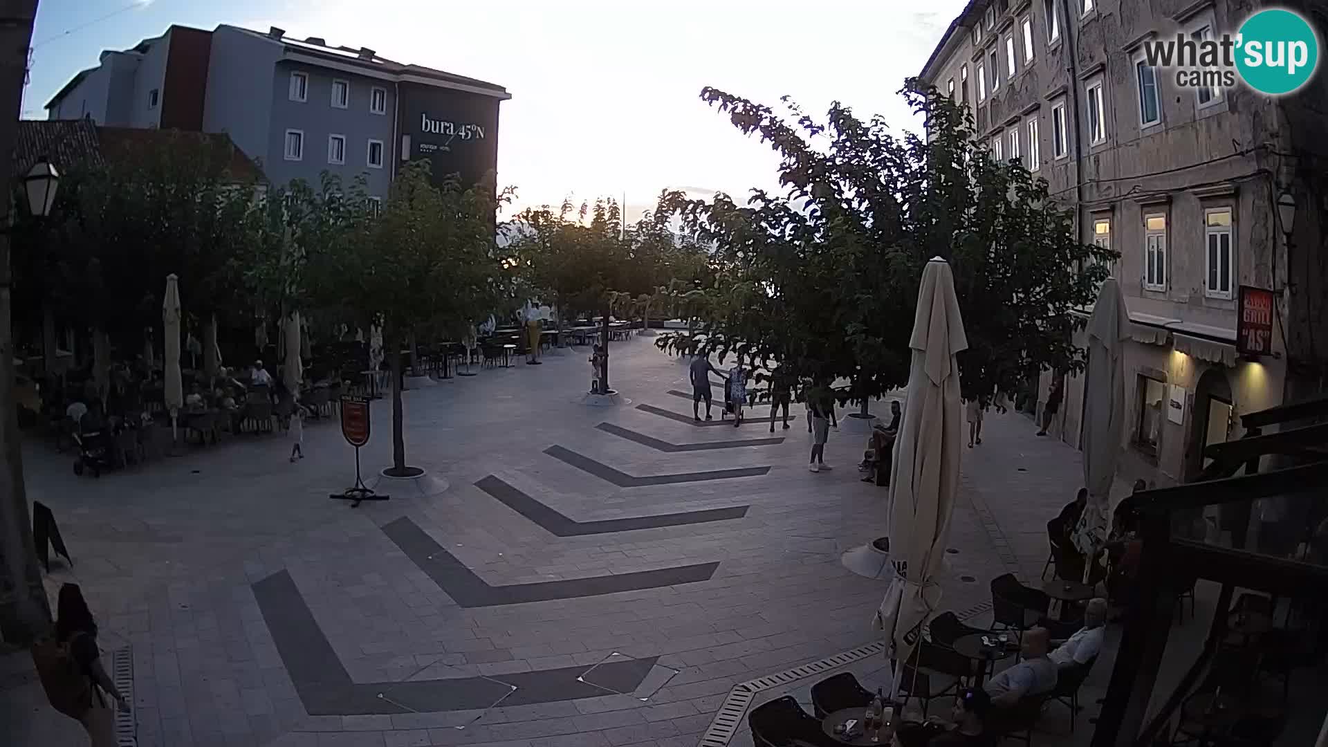 Centar grada Senja – Pavlinski trg – web kamere Dalmacija