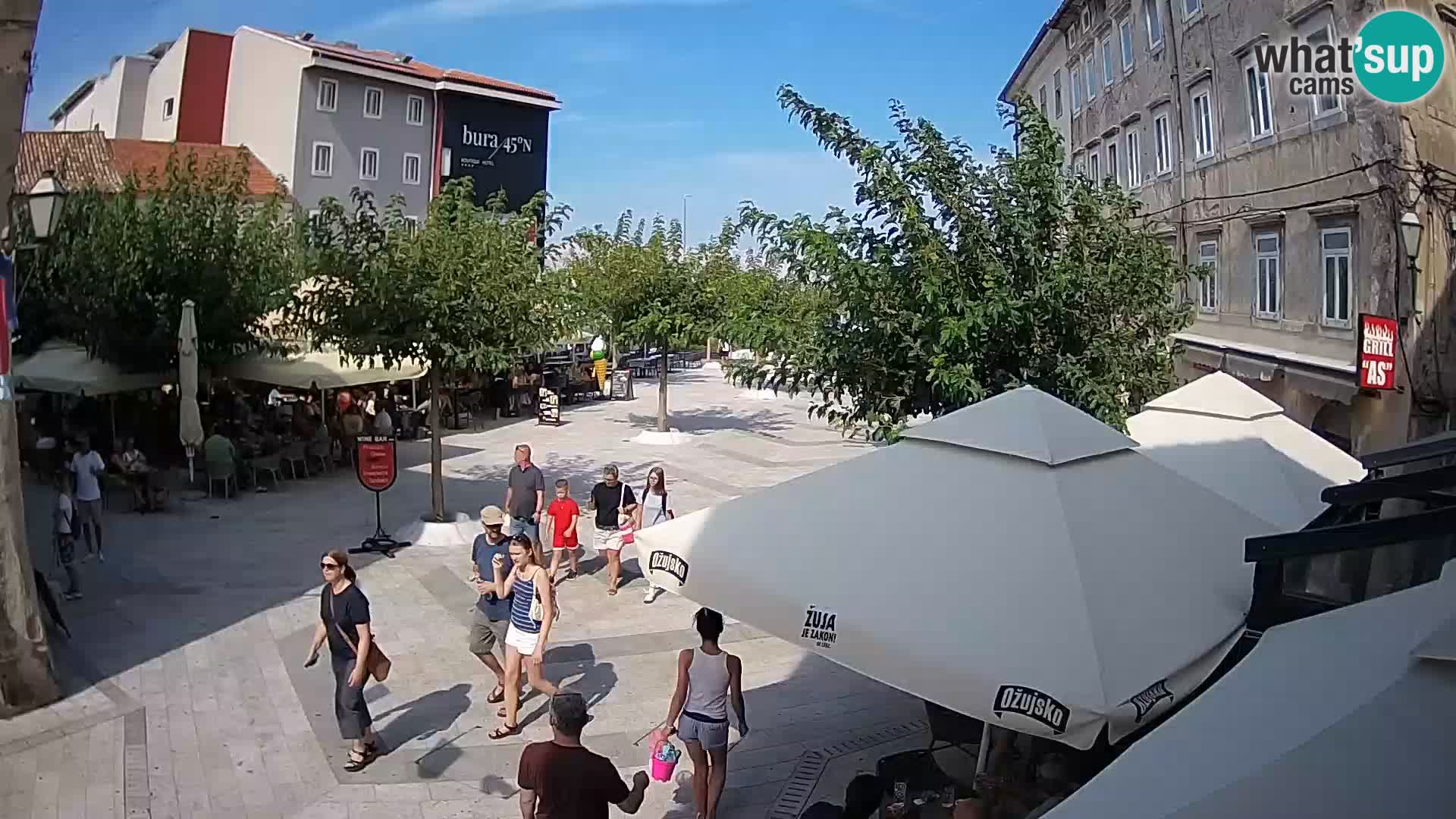 Centar grada Senja – Pavlinski trg – web kamere Dalmacija