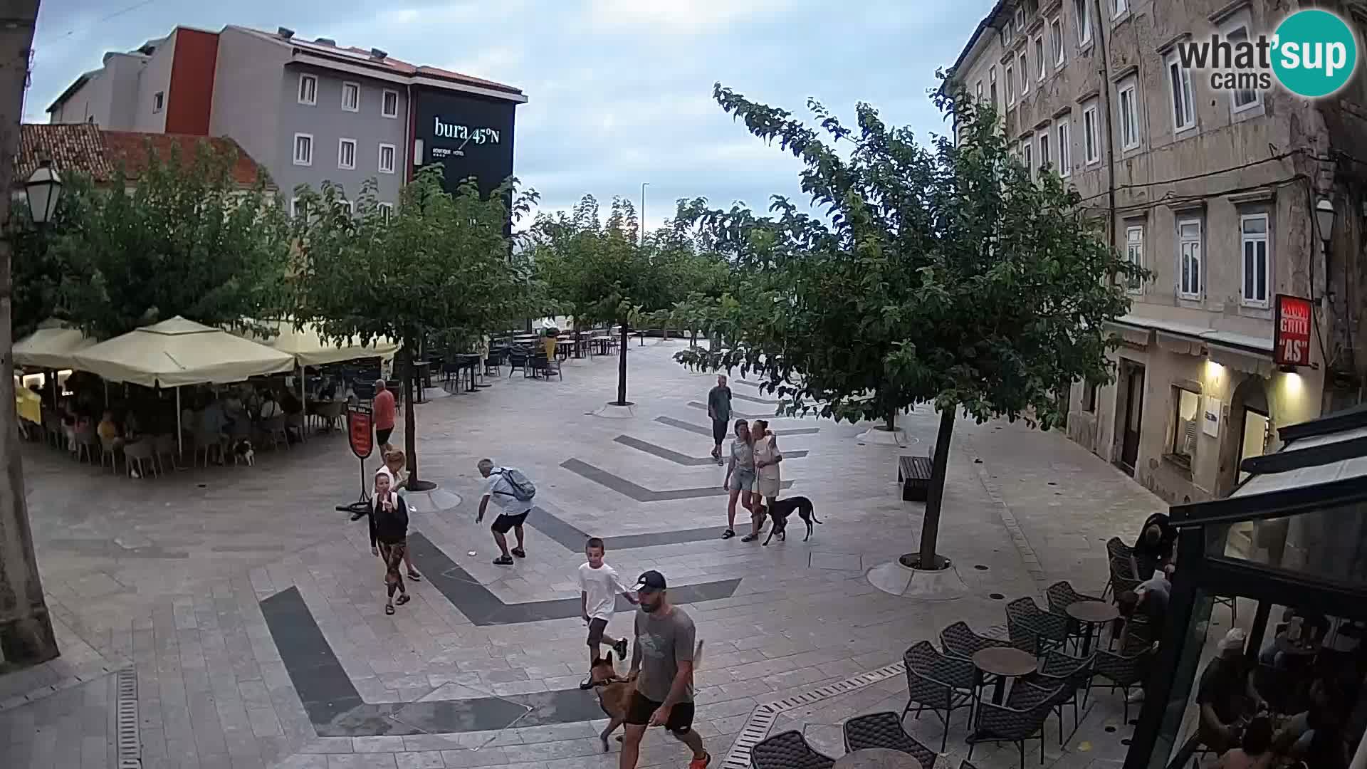 Center mesta Senj – Pavlinski trg – spletne kamere Dalmacija