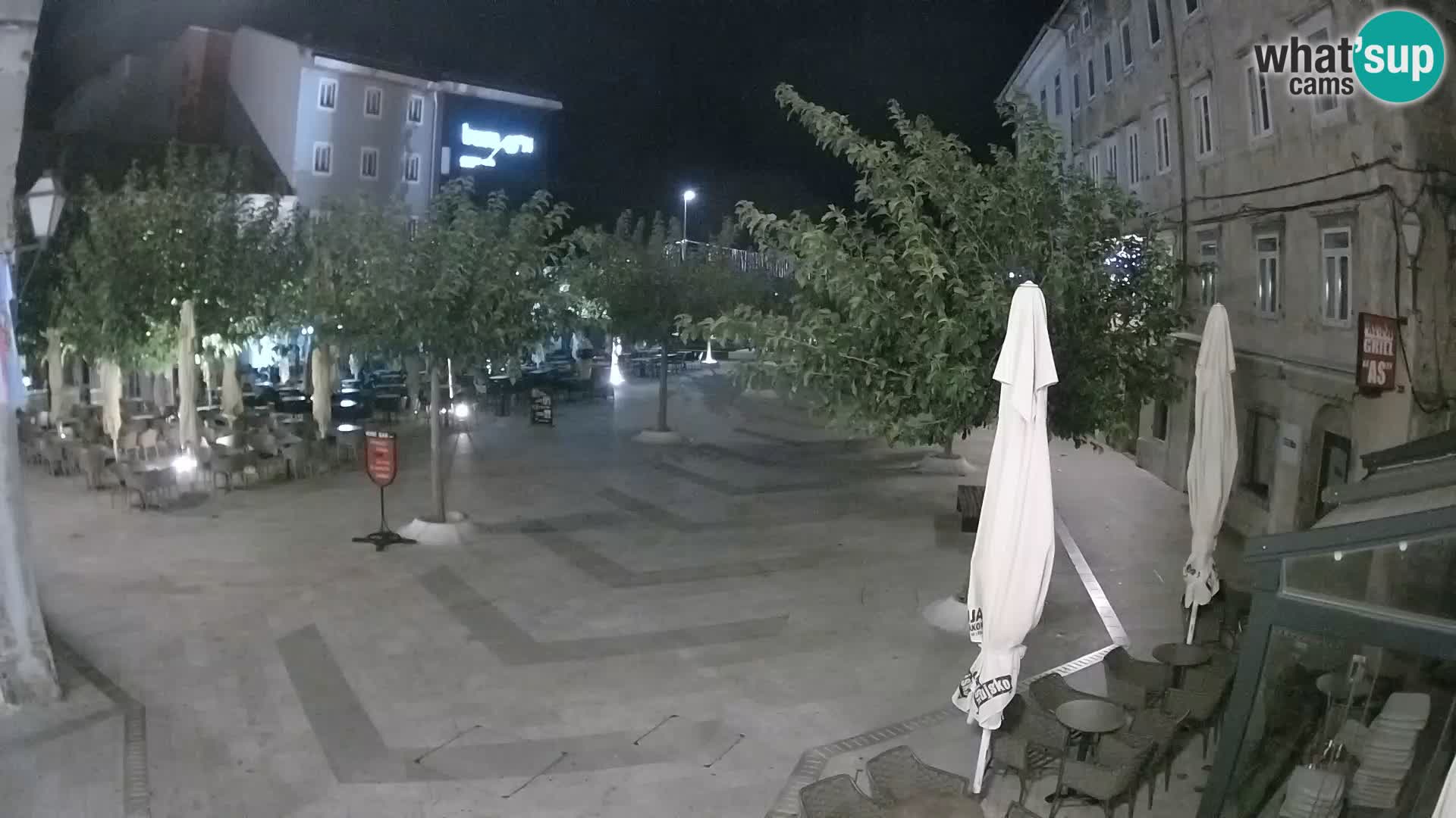 Centar grada Senja – Pavlinski trg – web kamere Dalmacija