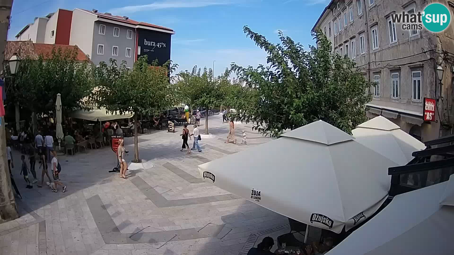 Centar grada Senja – Pavlinski trg – web kamere Dalmacija