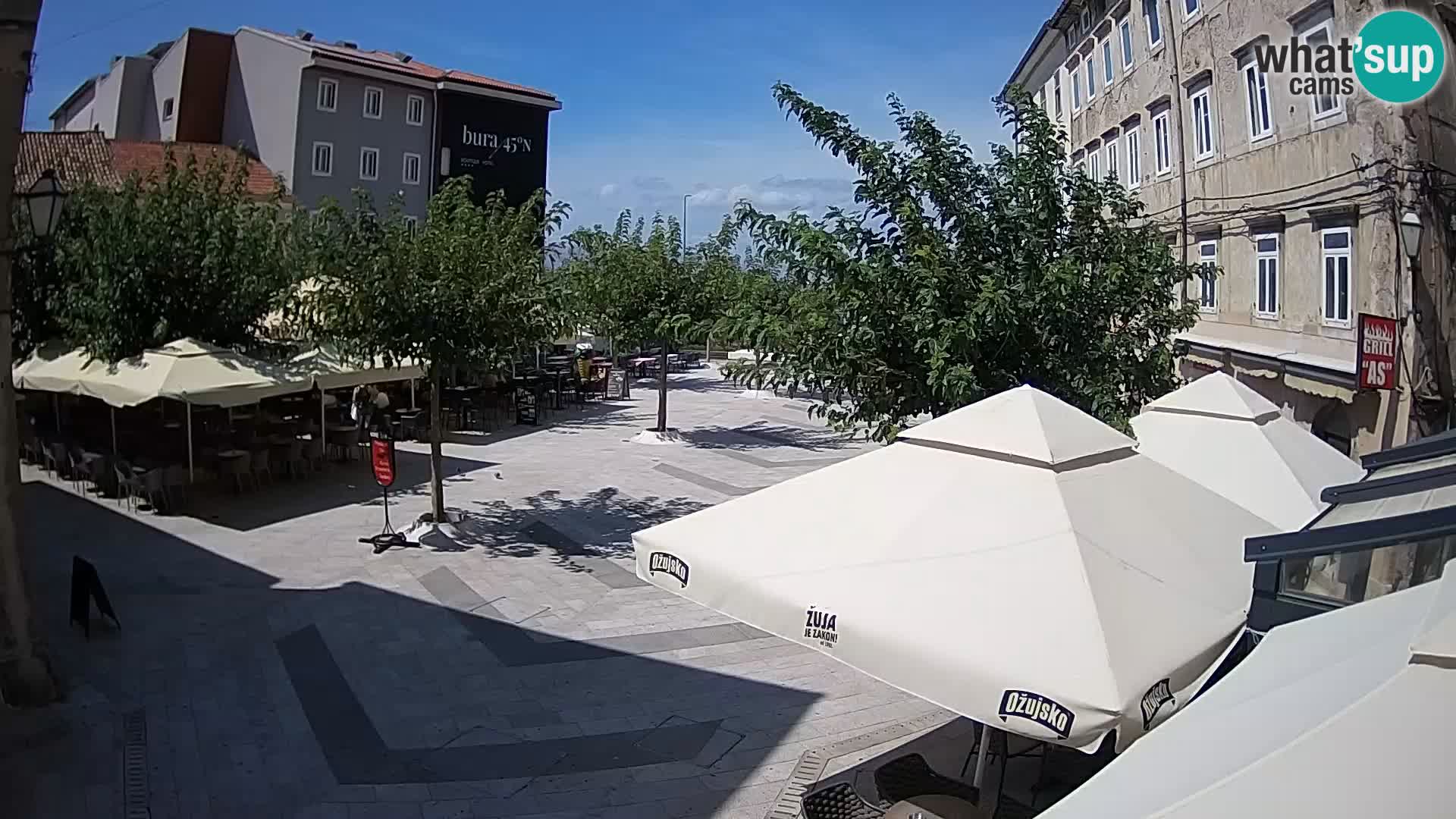 Centar grada Senja – Pavlinski trg – web kamere Dalmacija