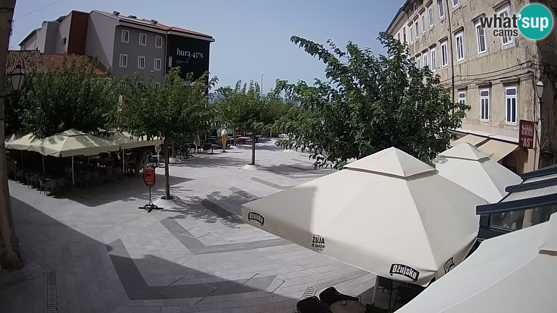 Centar grada Senja – Pavlinski trg – web kamere Dalmacija
