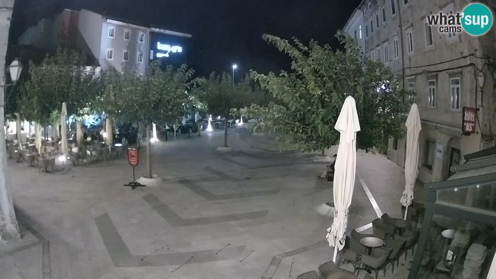 Centar grada Senja – Pavlinski trg – web kamere Dalmacija