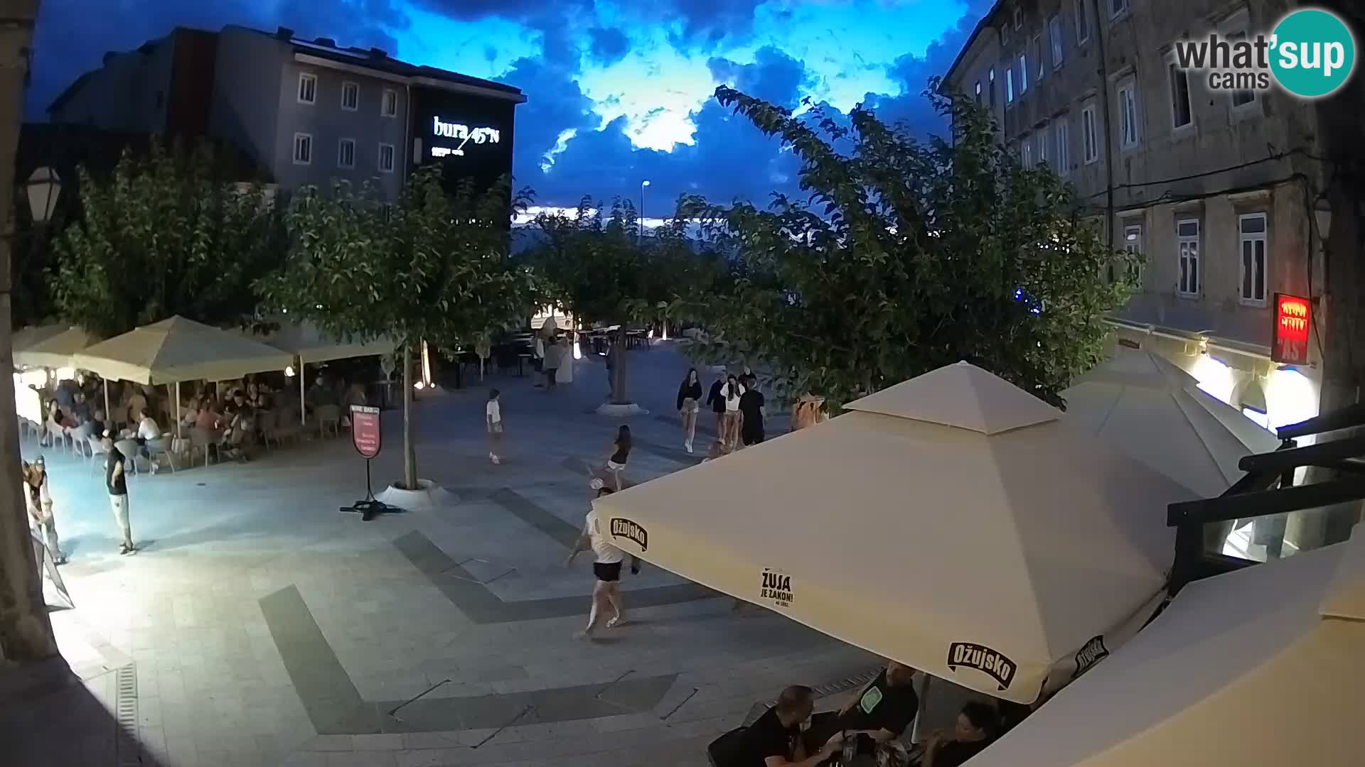 Centar grada Senja – Pavlinski trg – web kamere Dalmacija