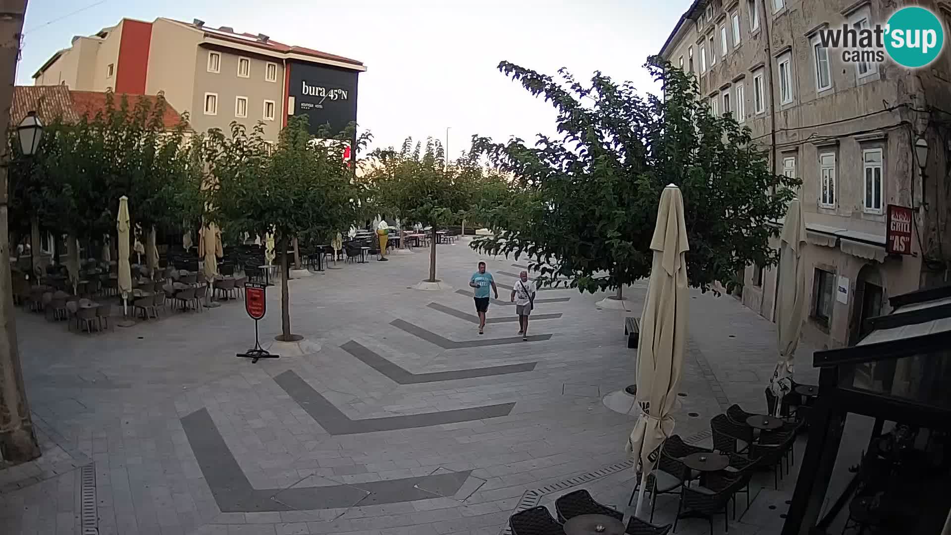 Centar grada Senja – Pavlinski trg – web kamere Dalmacija