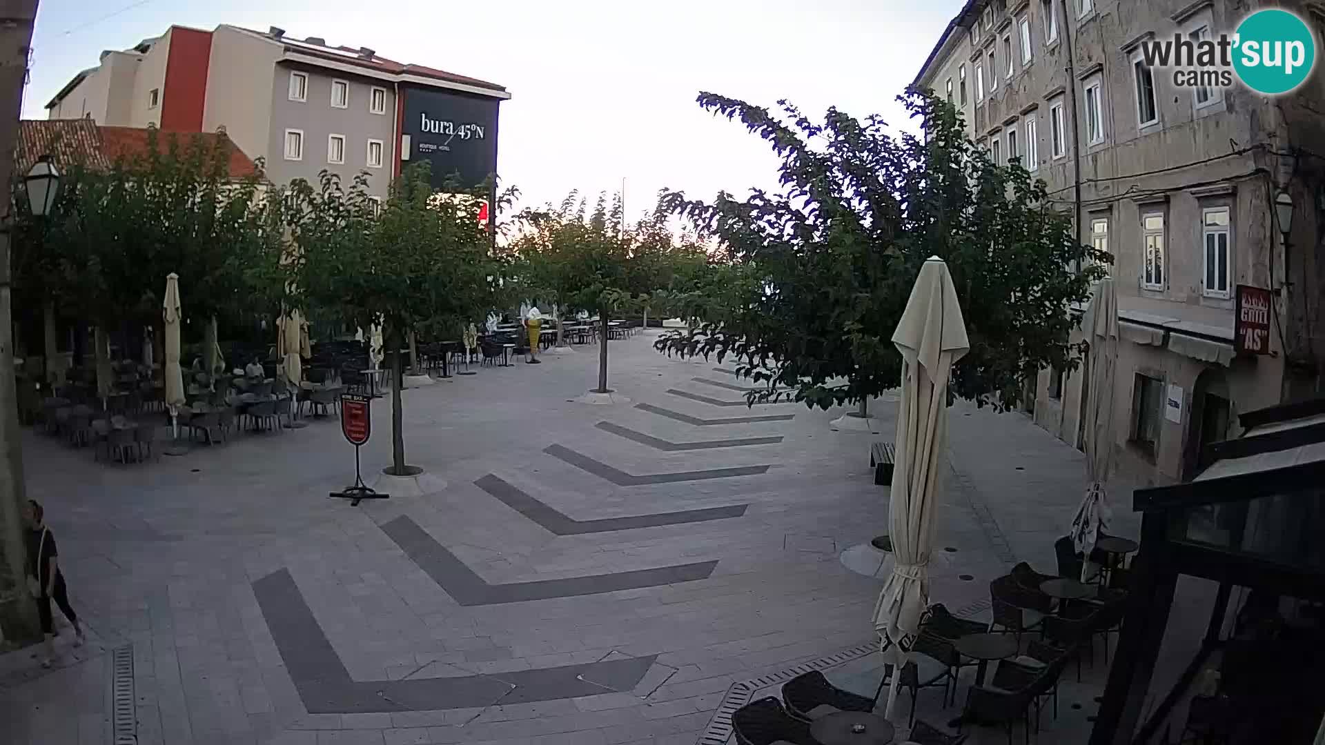 Centar grada Senja – Pavlinski trg – web kamere Dalmacija