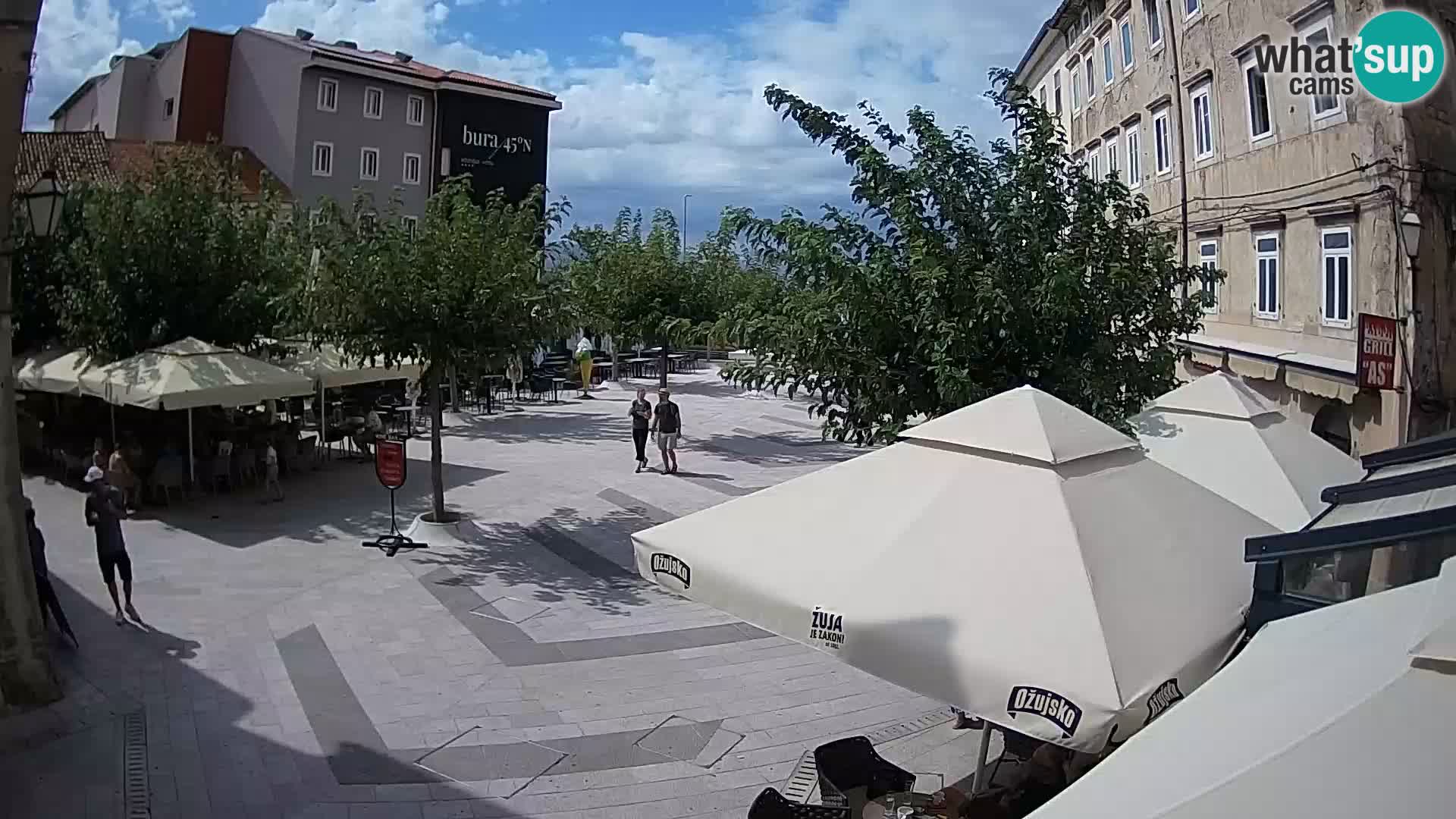 Centar grada Senja – Pavlinski trg – web kamere Dalmacija