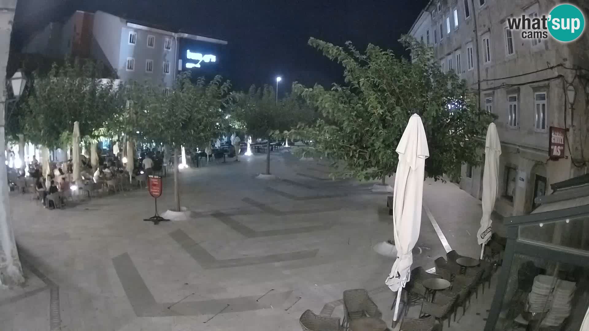 Centar grada Senja – Pavlinski trg – web kamere Dalmacija