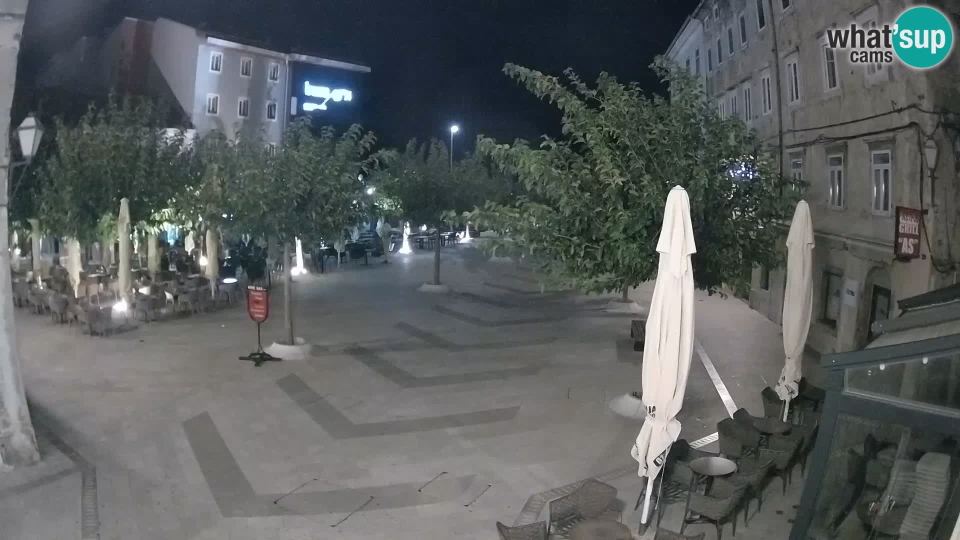 Centar grada Senja – Pavlinski trg – web kamere Dalmacija