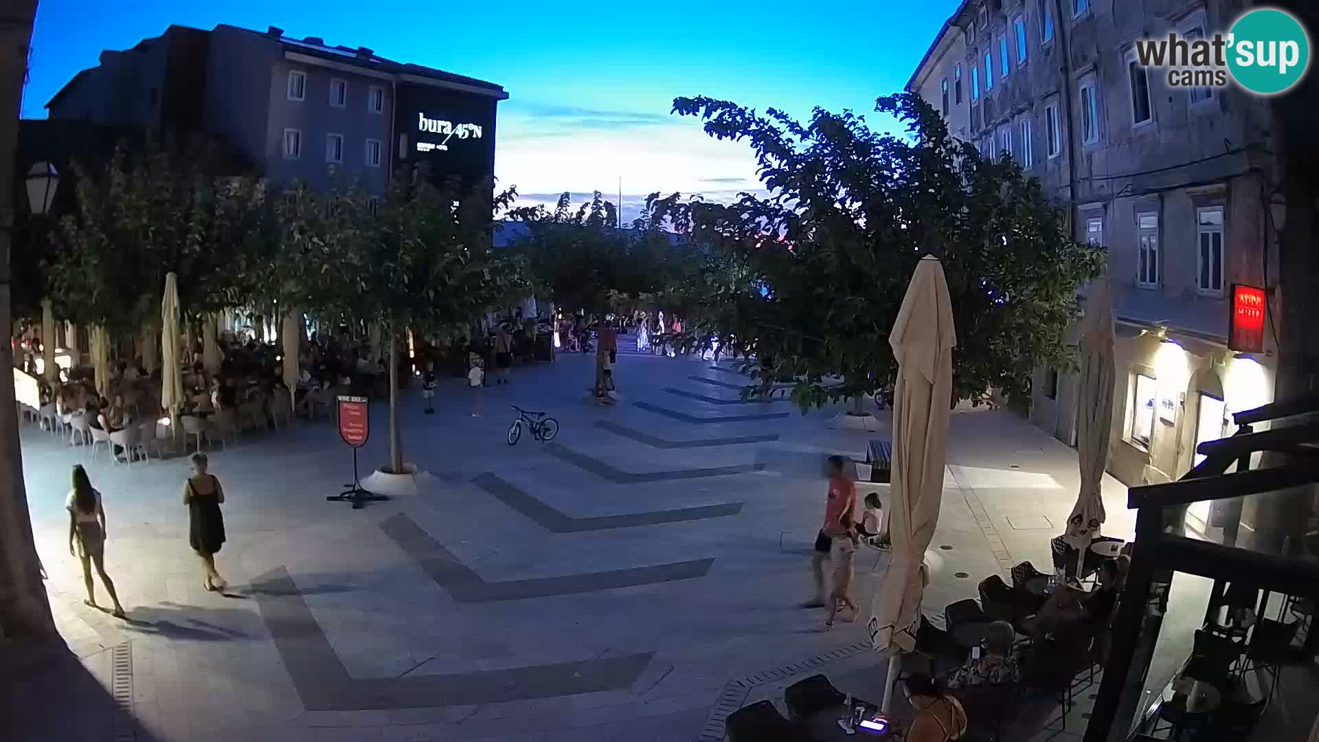 Centar grada Senja – Pavlinski trg – web kamere Dalmacija