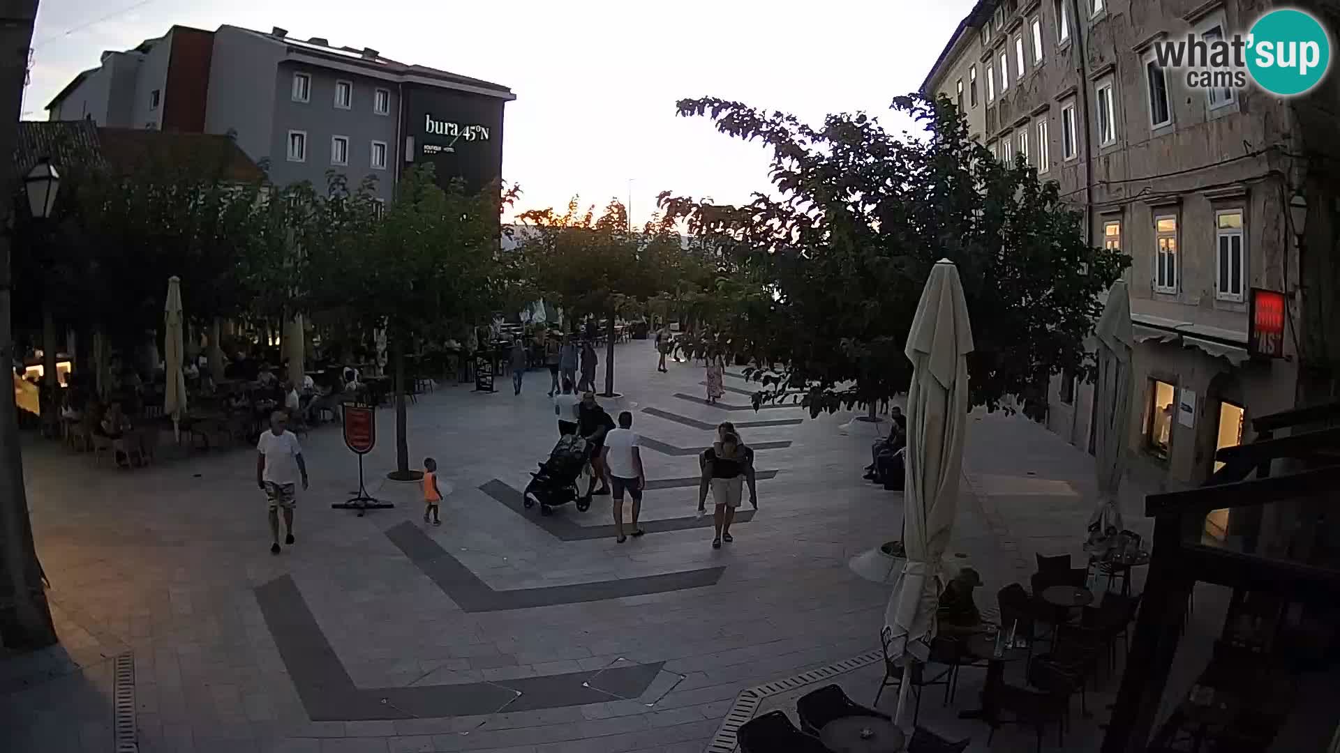 Centar grada Senja – Pavlinski trg – web kamere Dalmacija