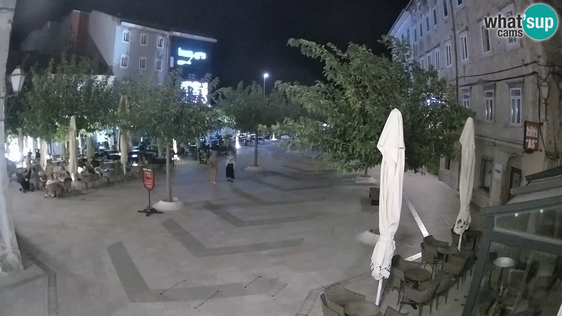 Centar grada Senja – Pavlinski trg – web kamere Dalmacija