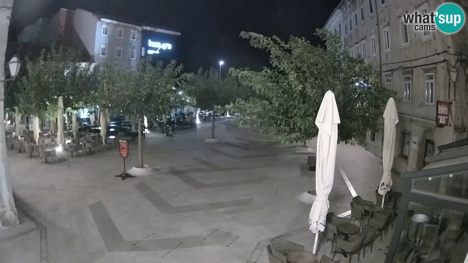 Centar grada Senja – Pavlinski trg – web kamere Dalmacija
