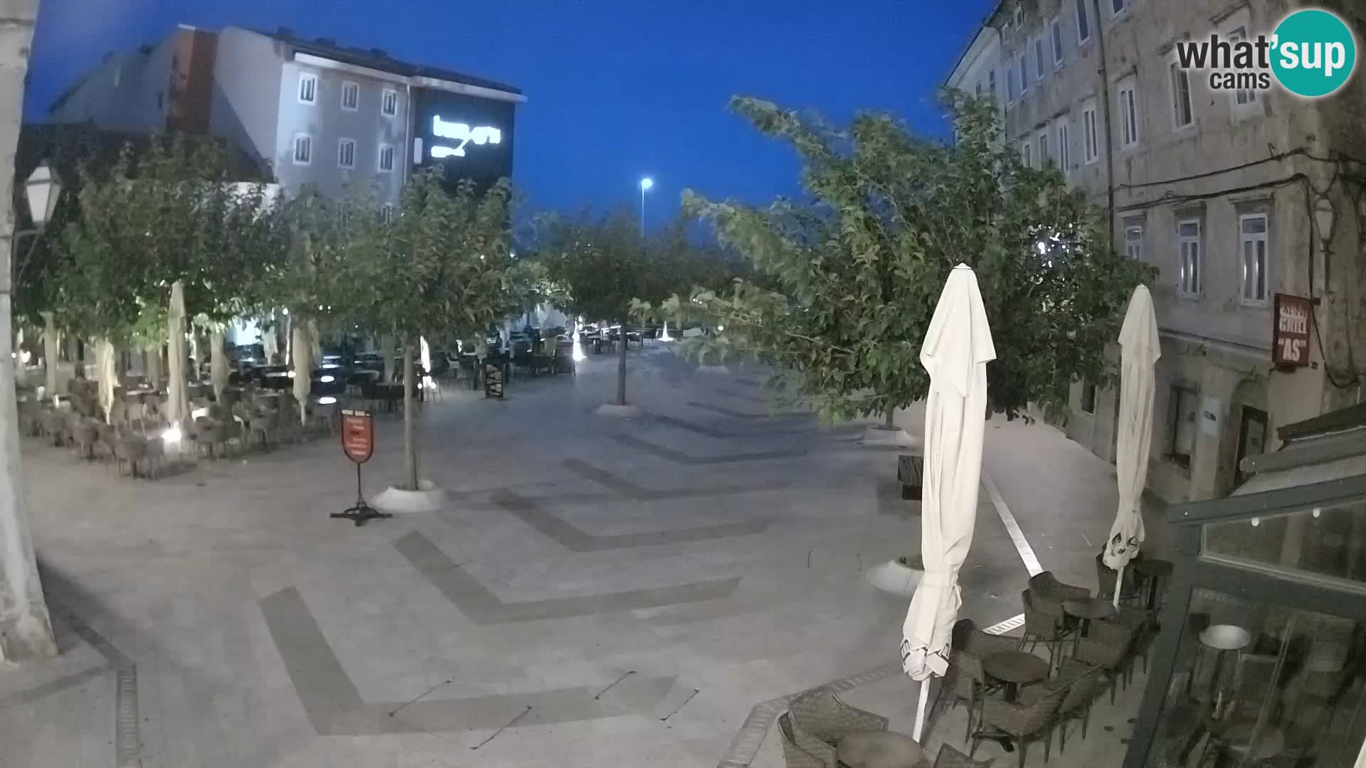 Centar grada Senja – Pavlinski trg – web kamere Dalmacija