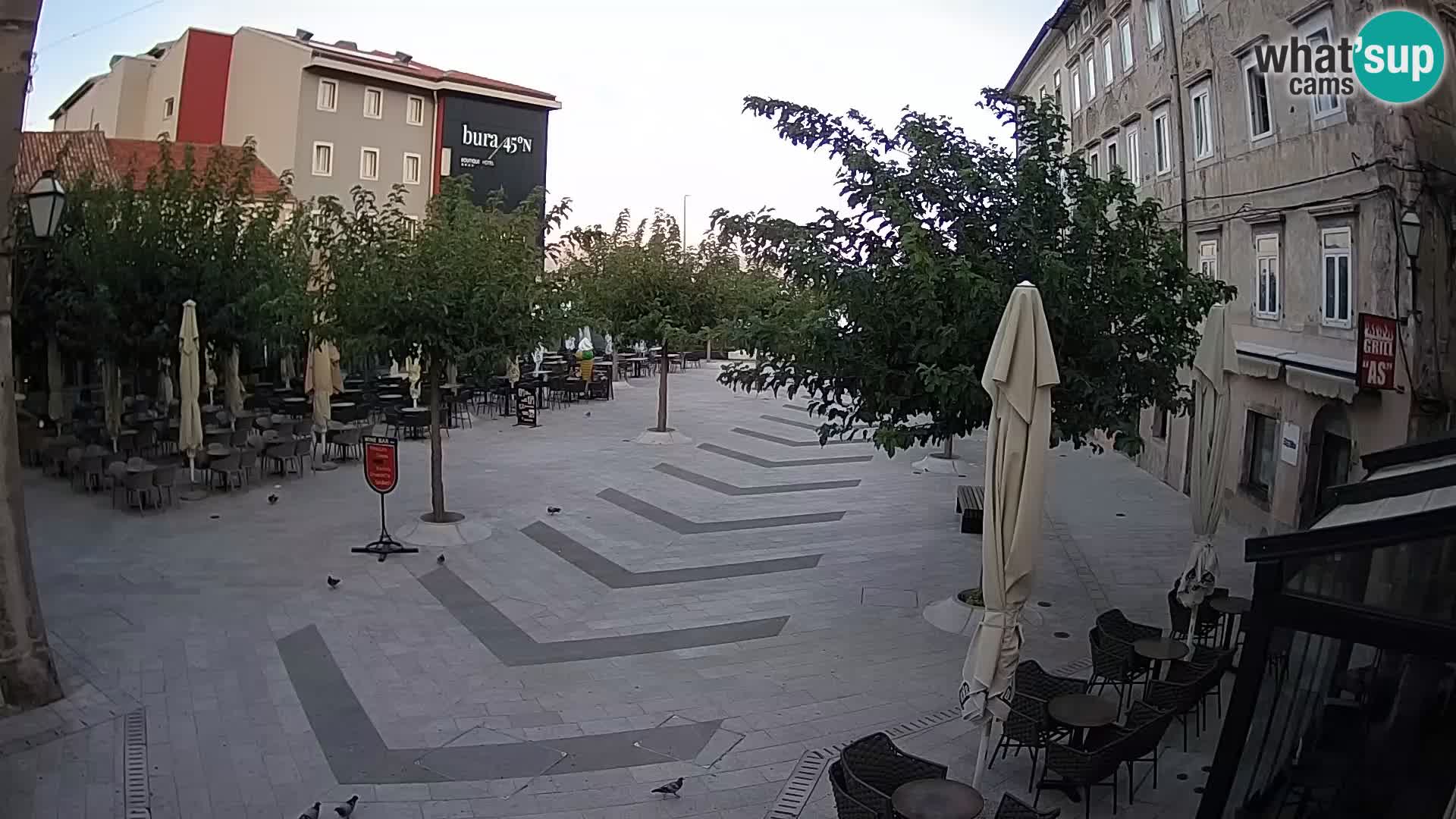 Centar grada Senja – Pavlinski trg – web kamere Dalmacija