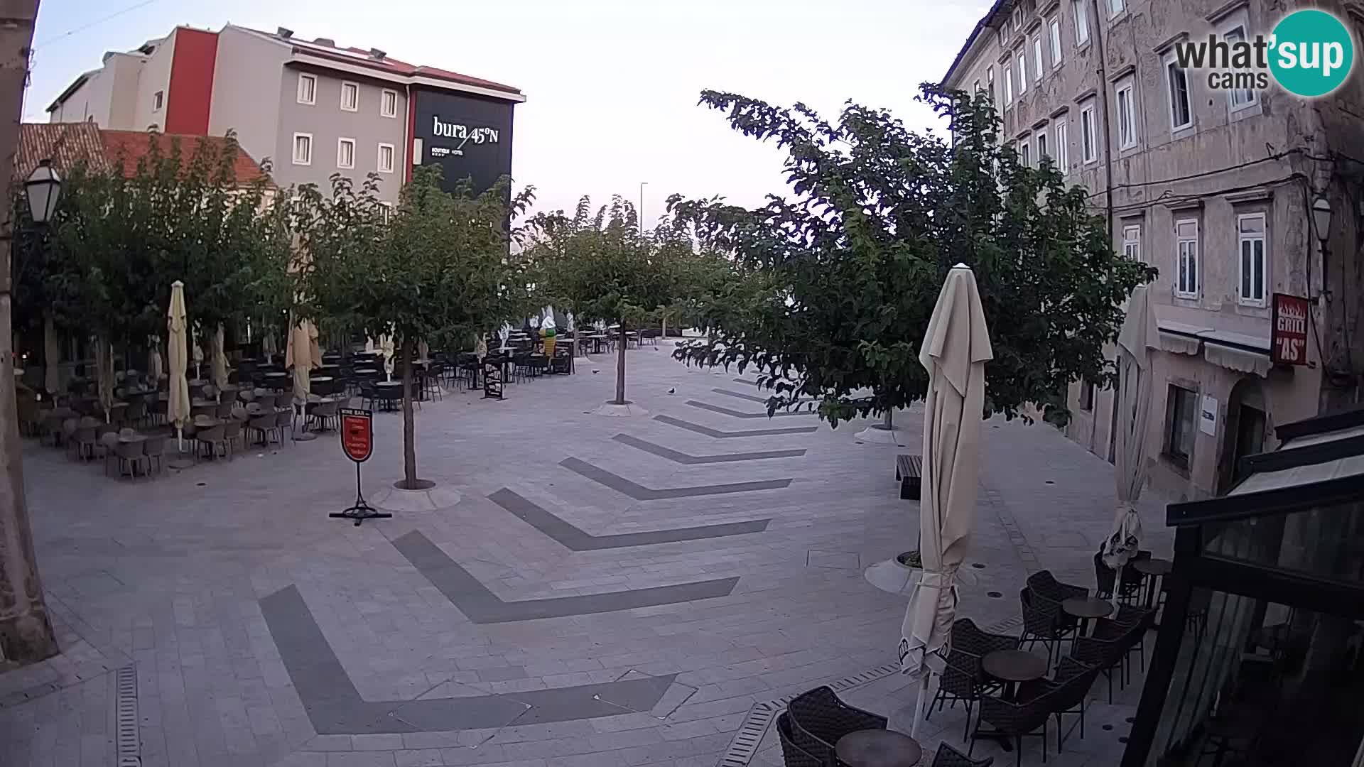 Centar grada Senja – Pavlinski trg – web kamere Dalmacija