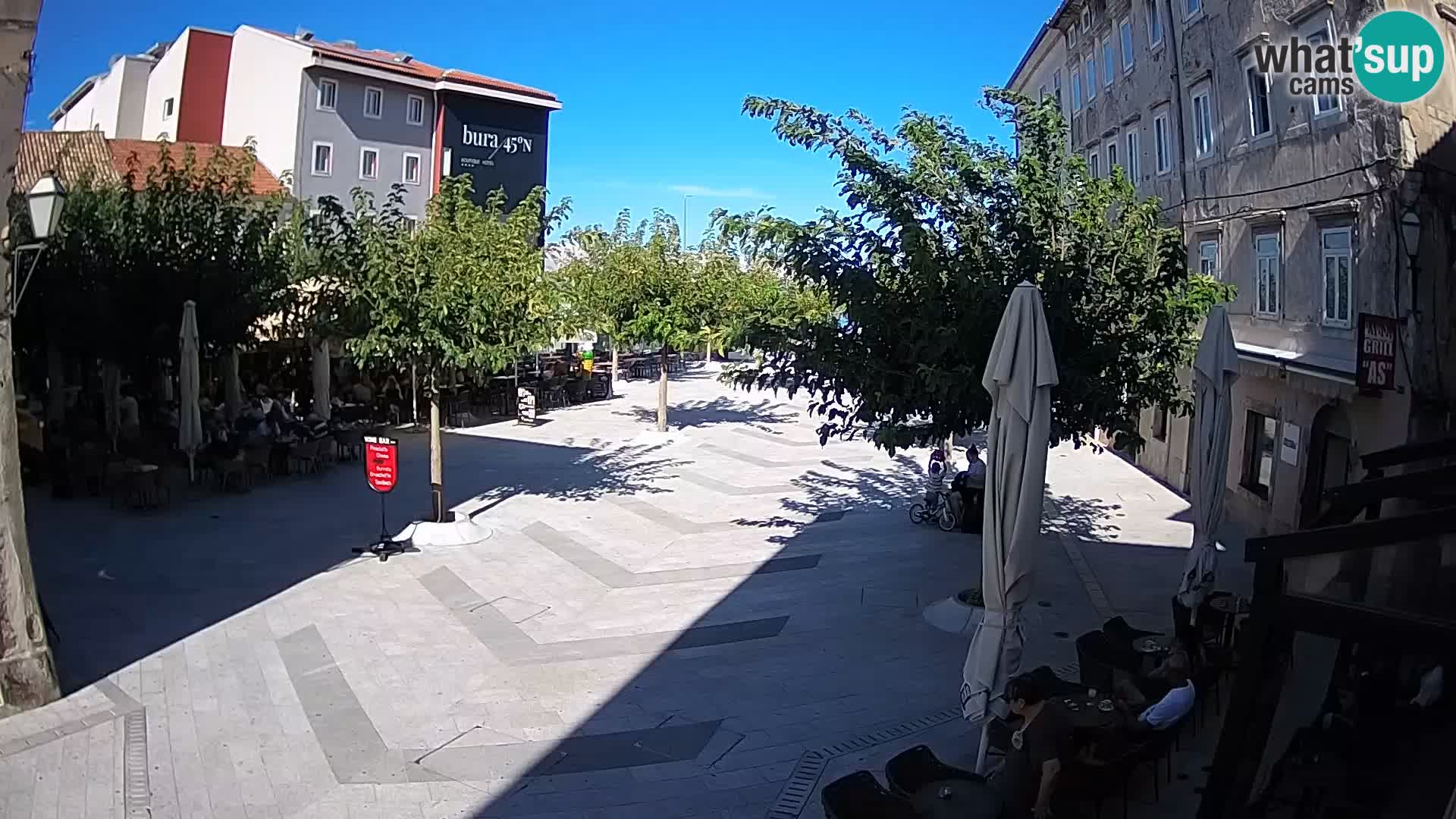 Center mesta Senj – Pavlinski trg – spletne kamere Dalmacija