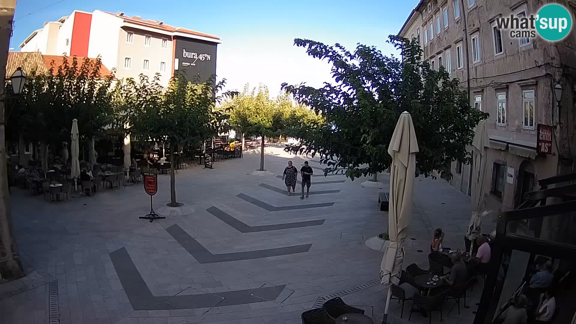 Centar grada Senja – Pavlinski trg – web kamere Dalmacija