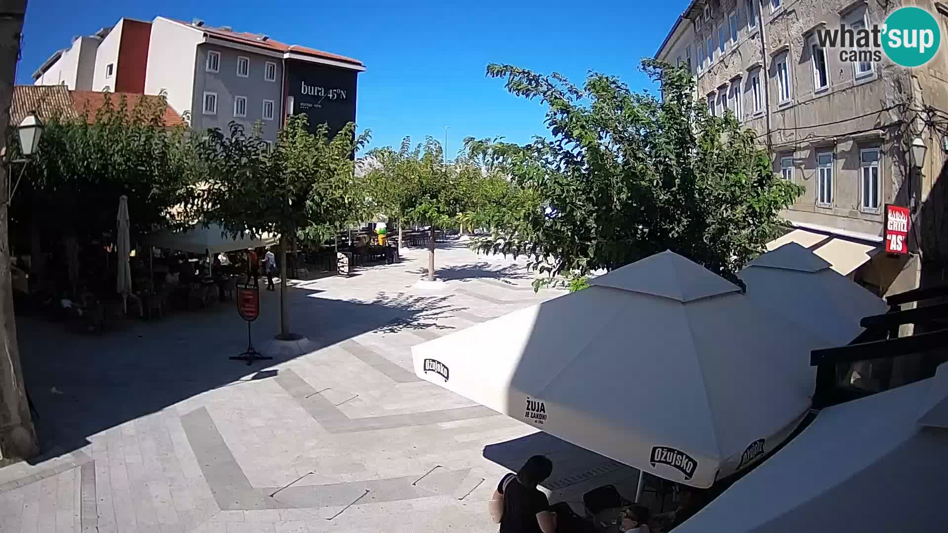 Centar grada Senja – Pavlinski trg – web kamere Dalmacija