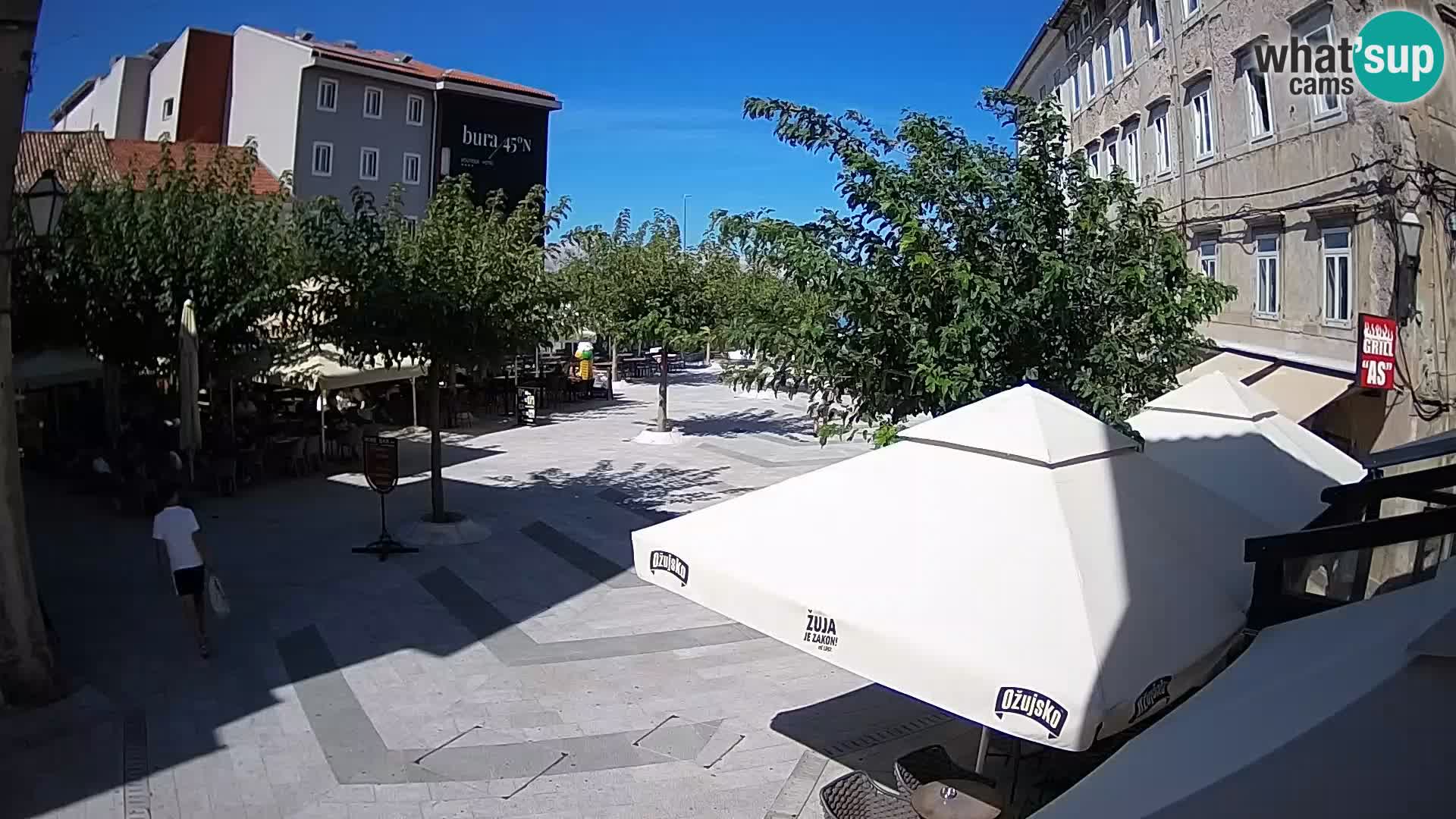 Centar grada Senja – Pavlinski trg – web kamere Dalmacija