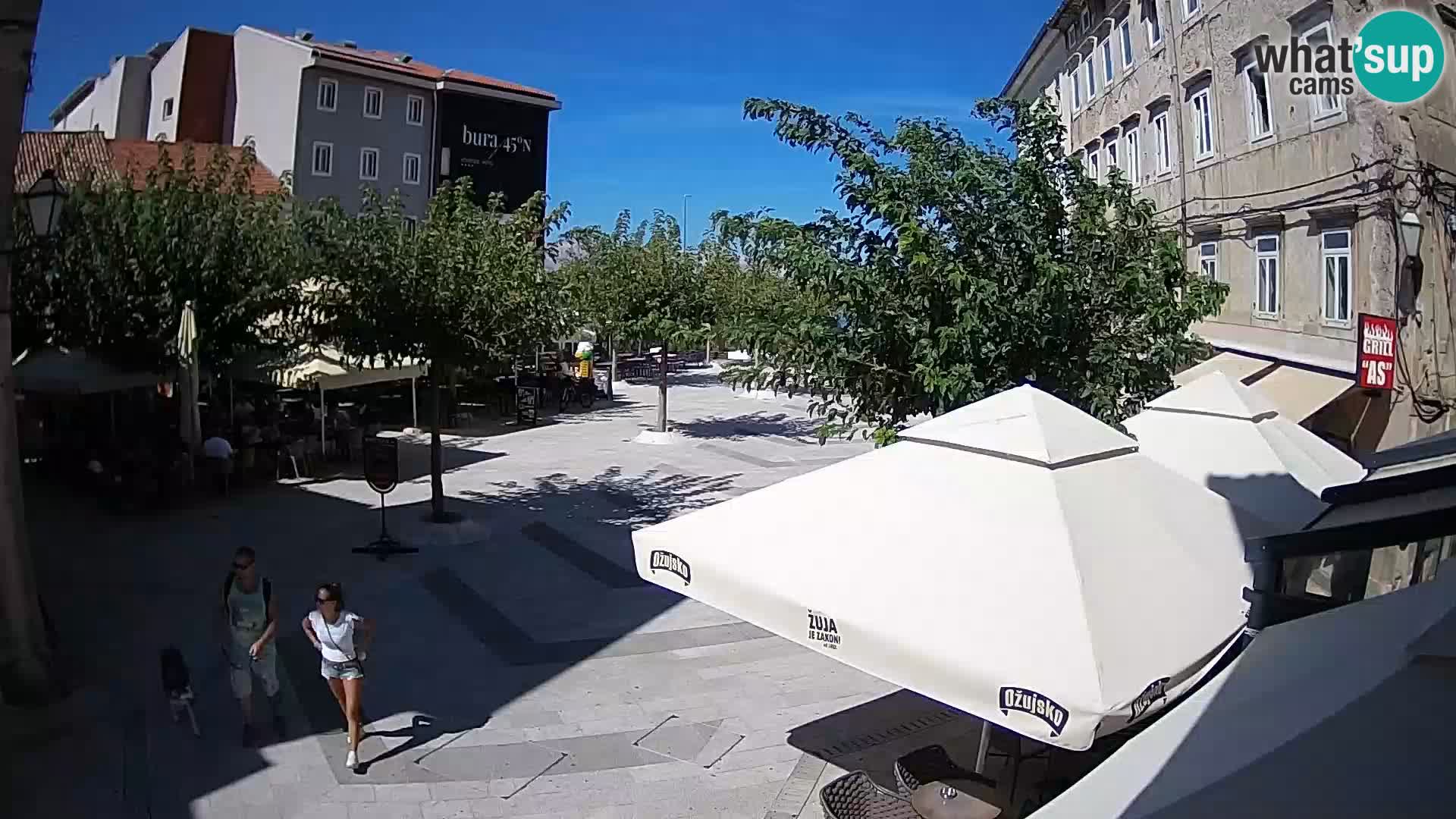 Centar grada Senja – Pavlinski trg – web kamere Dalmacija
