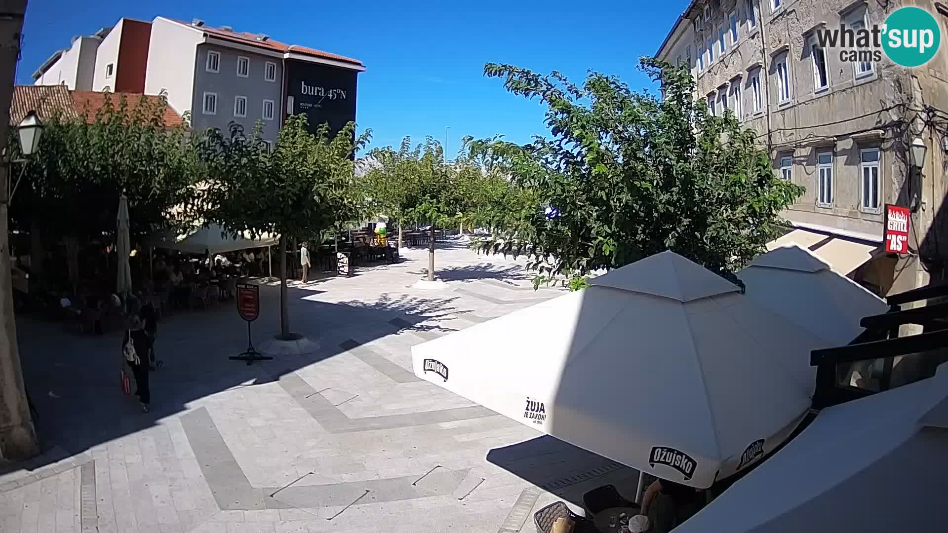 Centar grada Senja – Pavlinski trg – web kamere Dalmacija