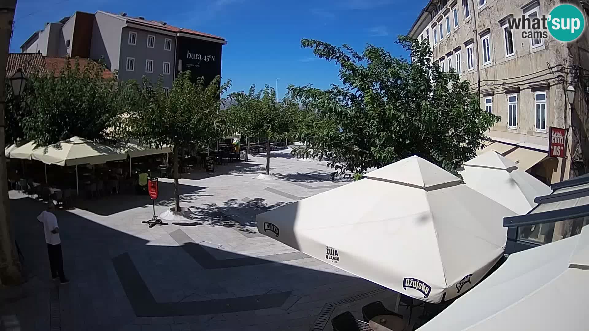Centar grada Senja – Pavlinski trg – web kamere Dalmacija