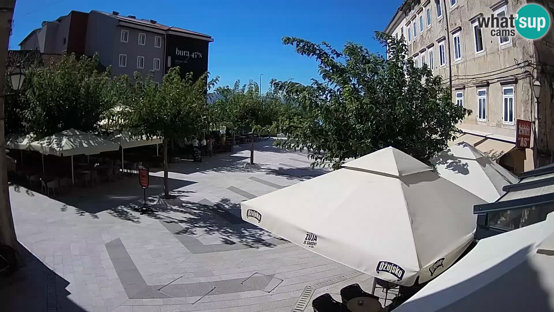 Centar grada Senja – Pavlinski trg – web kamere Dalmacija