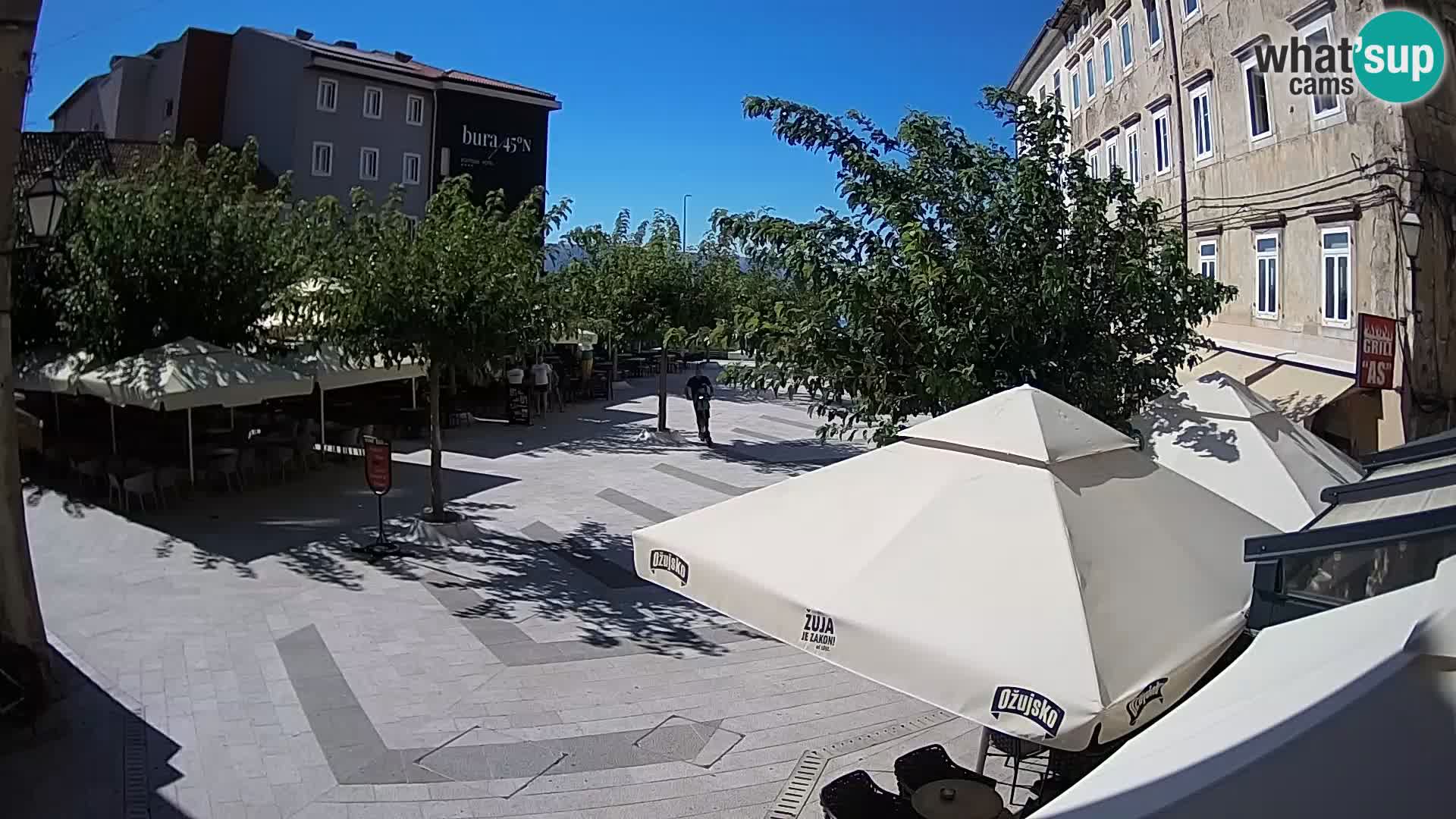 Centar grada Senja – Pavlinski trg – web kamere Dalmacija