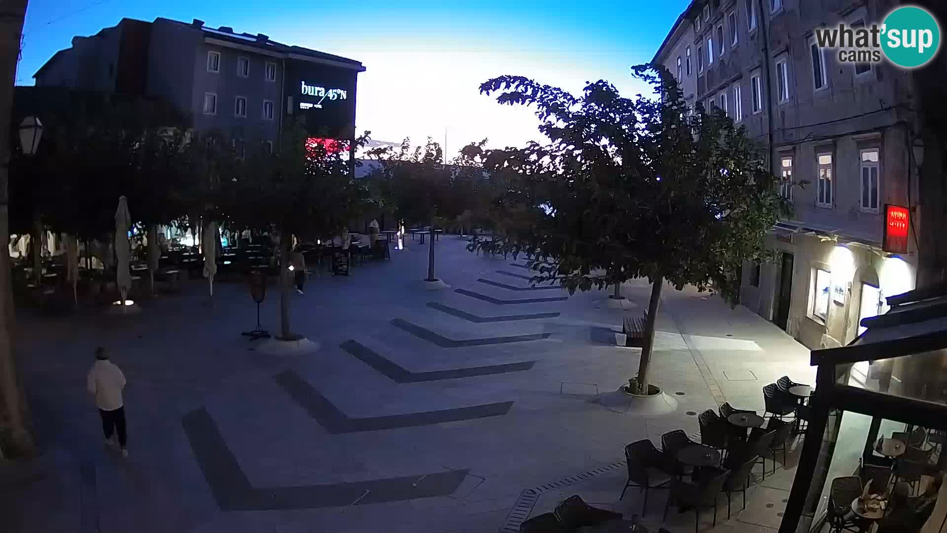 Centar grada Senja – Pavlinski trg – web kamere Dalmacija