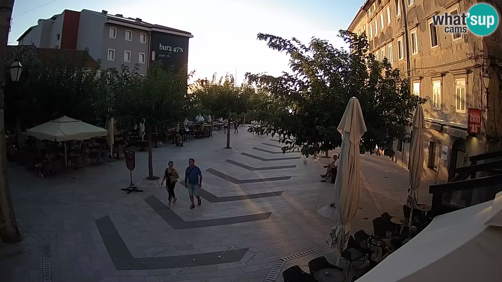 Centar grada Senja – Pavlinski trg – web kamere Dalmacija