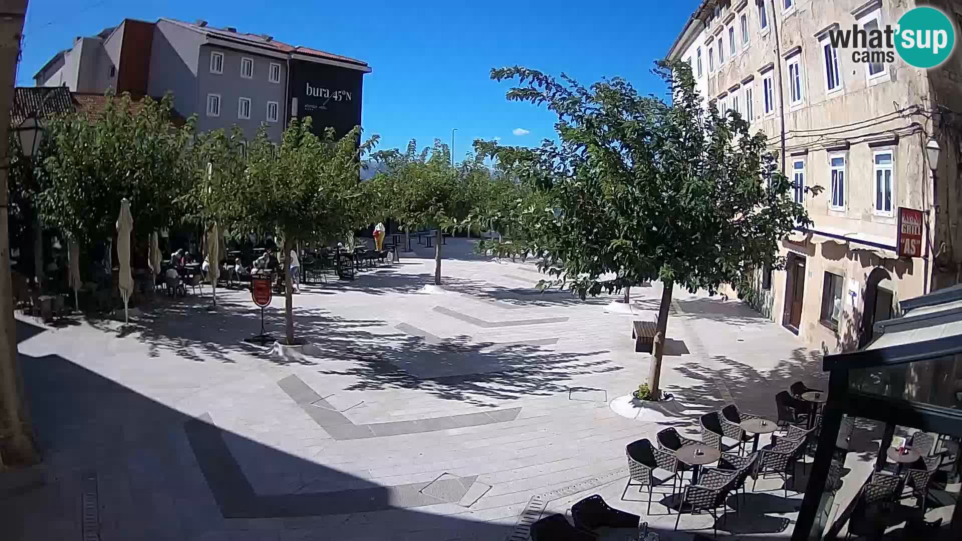 Centar grada Senja – Pavlinski trg – web kamere Dalmacija