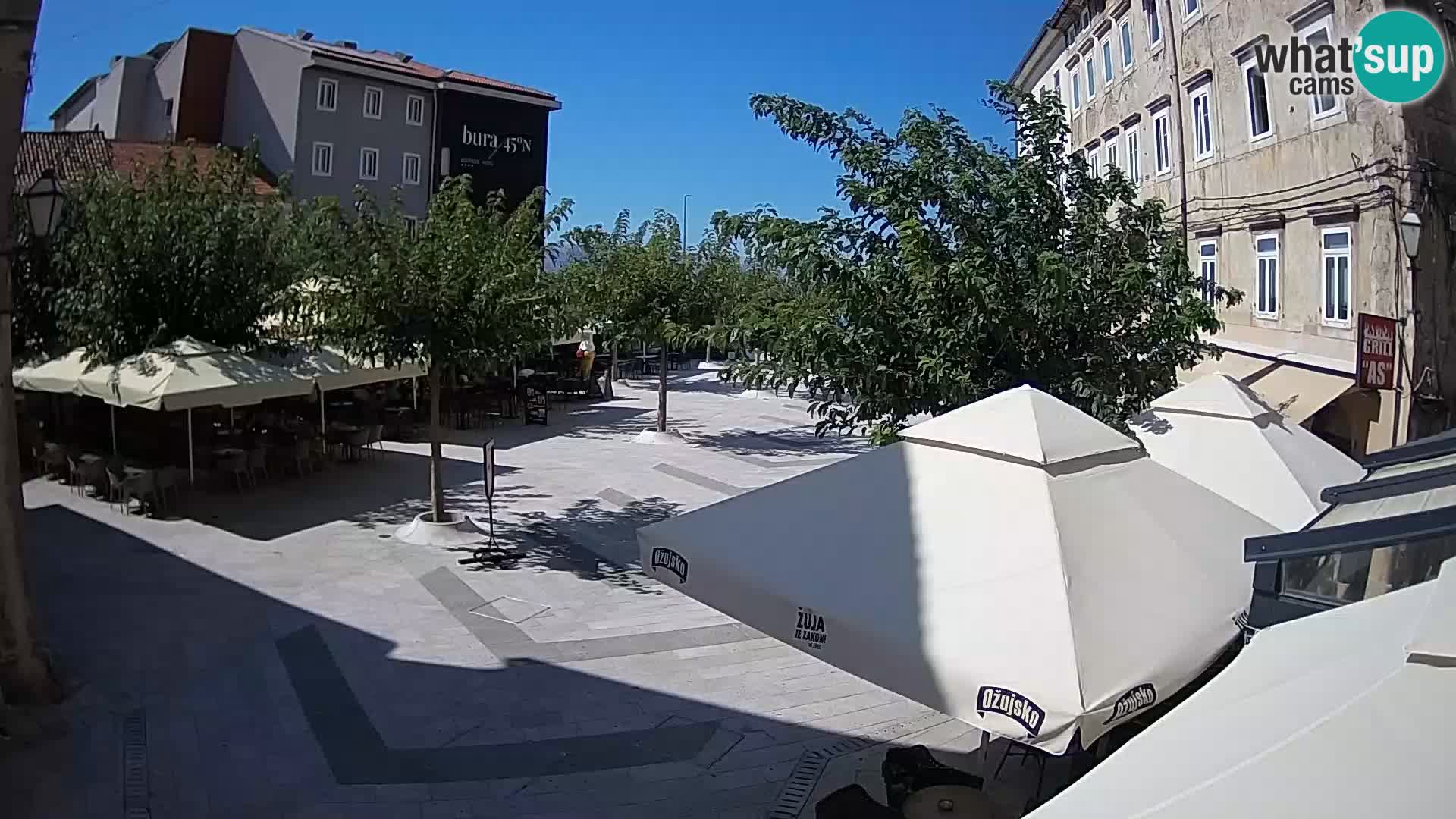 Centar grada Senja – Pavlinski trg – web kamere Dalmacija