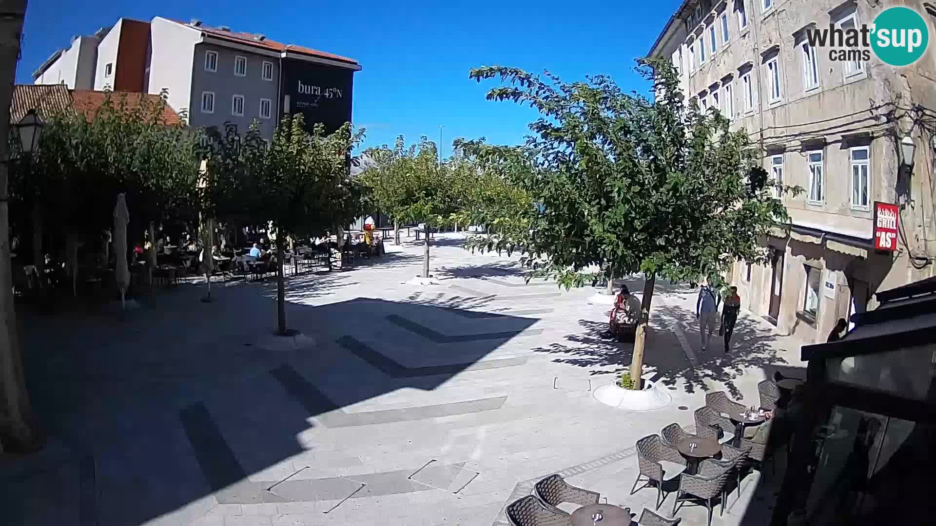 Centar grada Senja – Pavlinski trg – web kamere Dalmacija