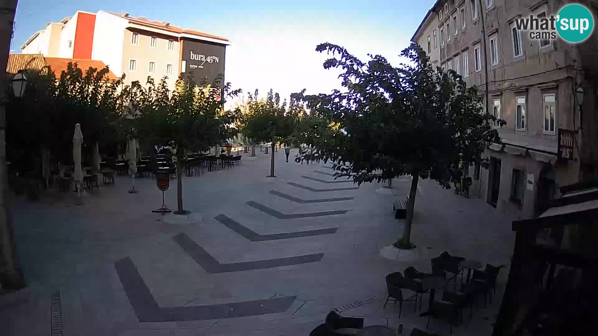 Centar grada Senja – Pavlinski trg – web kamere Dalmacija