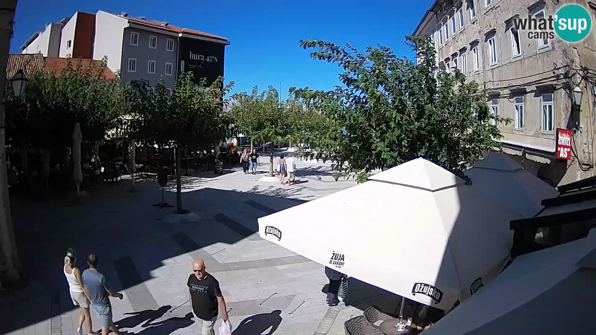 Centar grada Senja – Pavlinski trg – web kamere Dalmacija