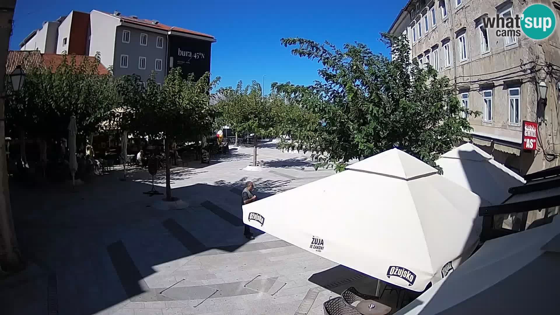 Centar grada Senja – Pavlinski trg – web kamere Dalmacija