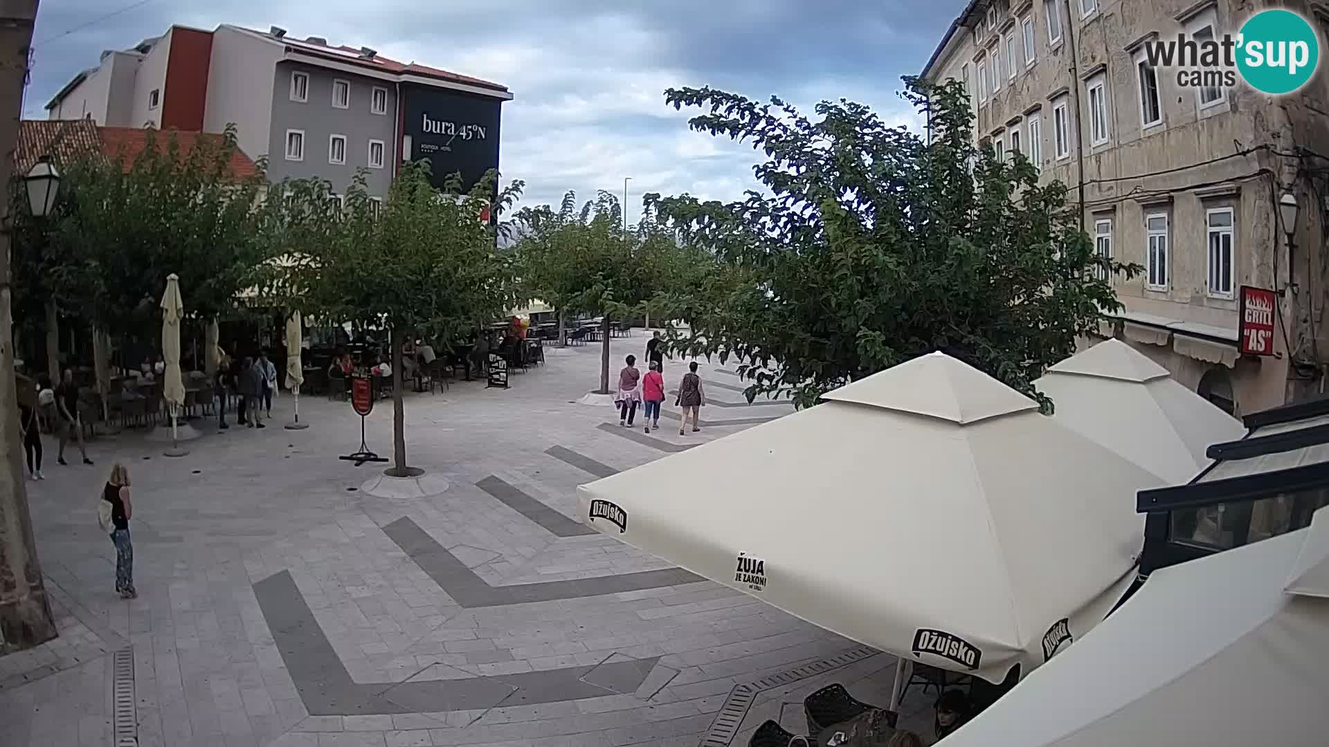Centar grada Senja – Pavlinski trg – web kamere Dalmacija