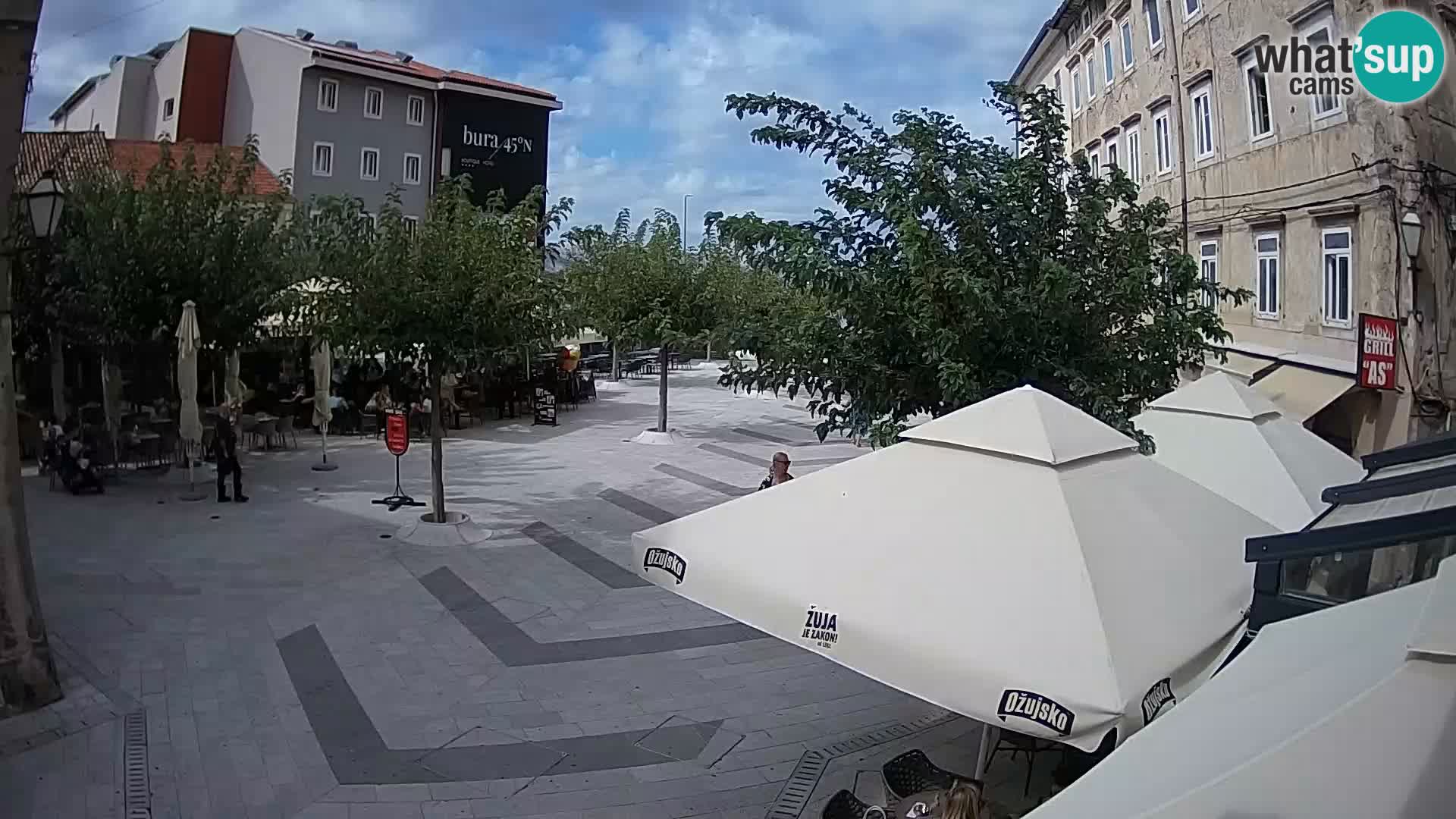 Centar grada Senja – Pavlinski trg – web kamere Dalmacija