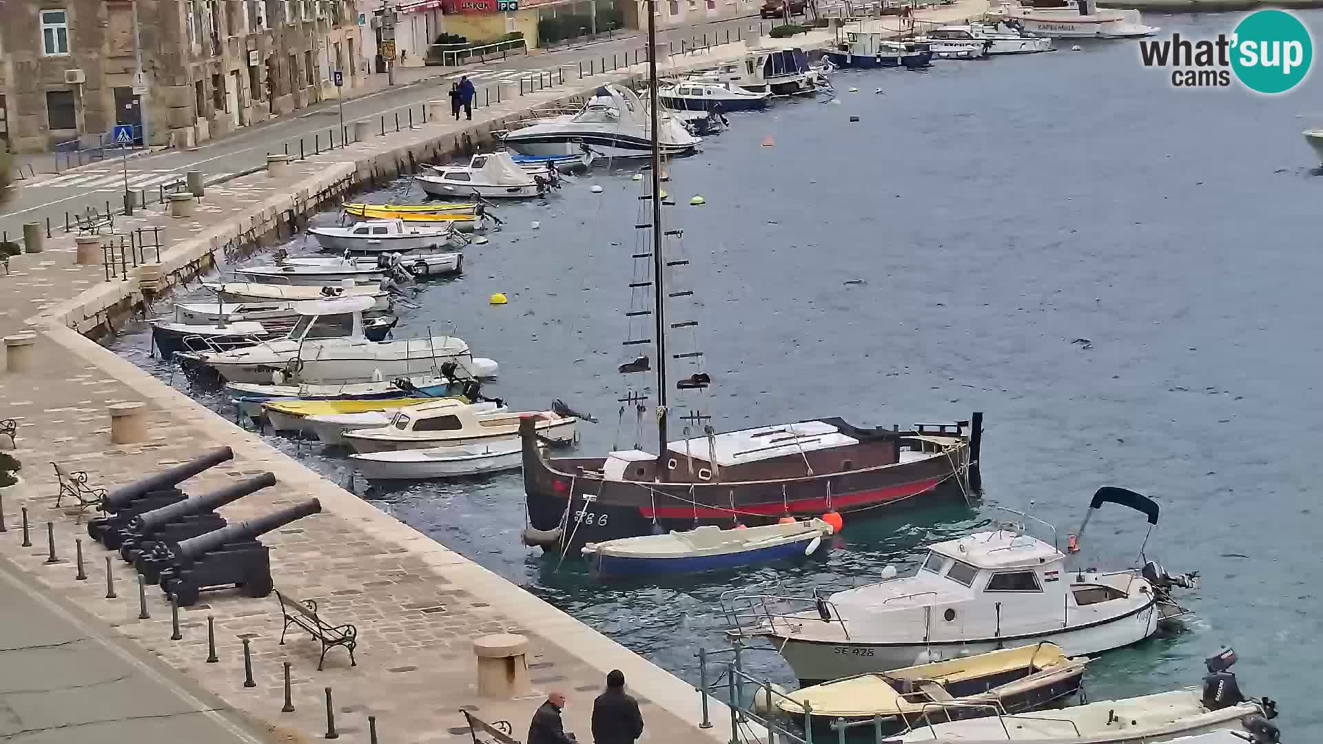 Kamera u živo Senj – Panoramski pogled na senjsku rivu