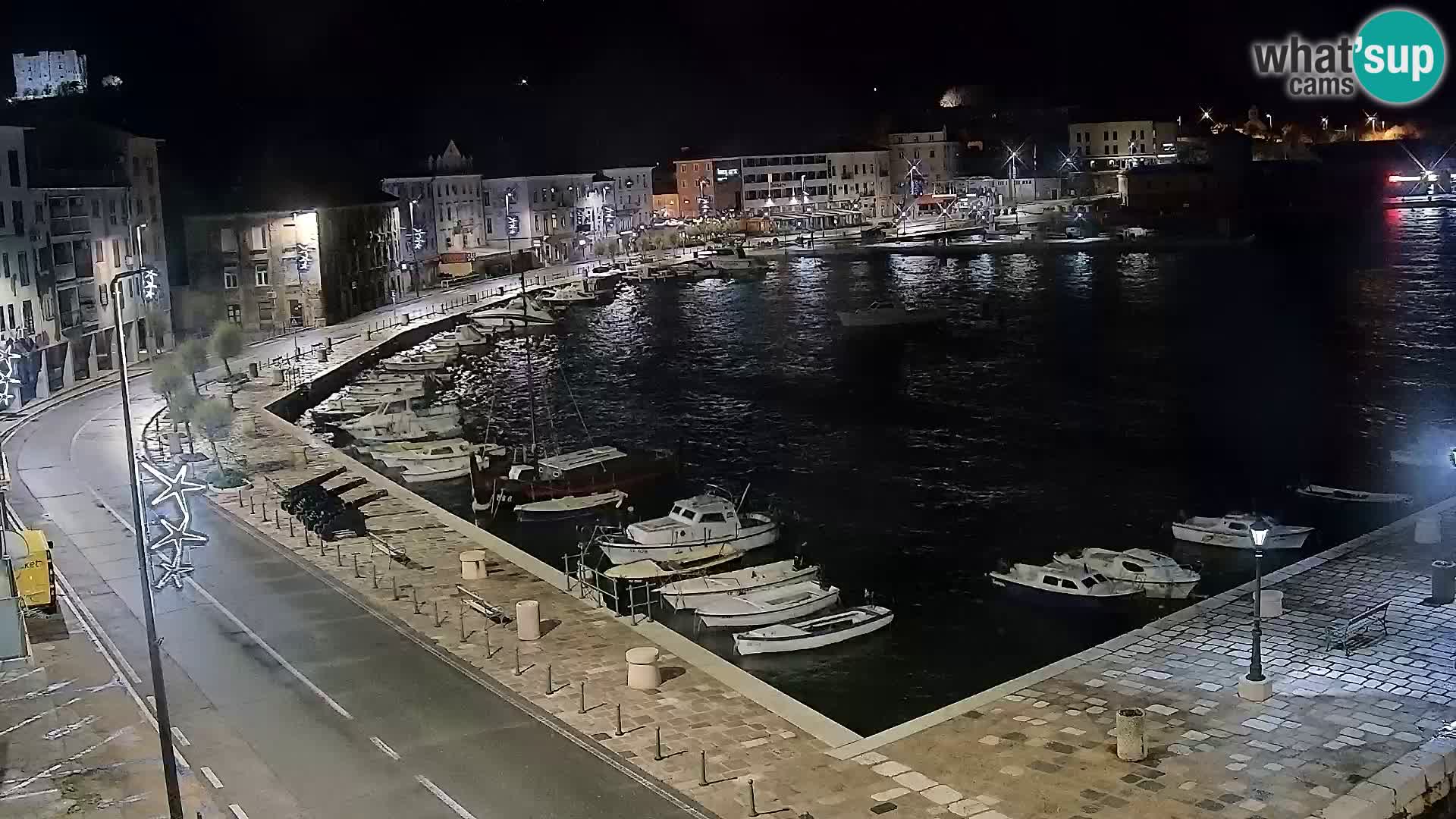 Kamera u živo Senj – Panoramski pogled na senjsku rivu