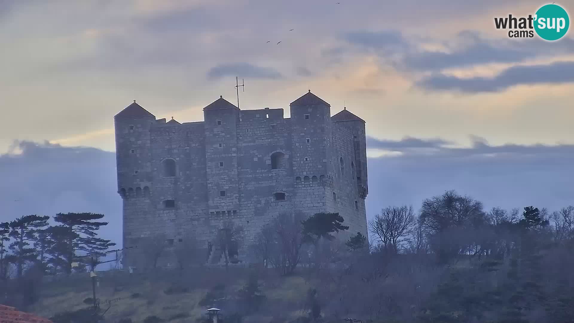 Kamera u živo Senj – Panoramski pogled na senjsku rivu