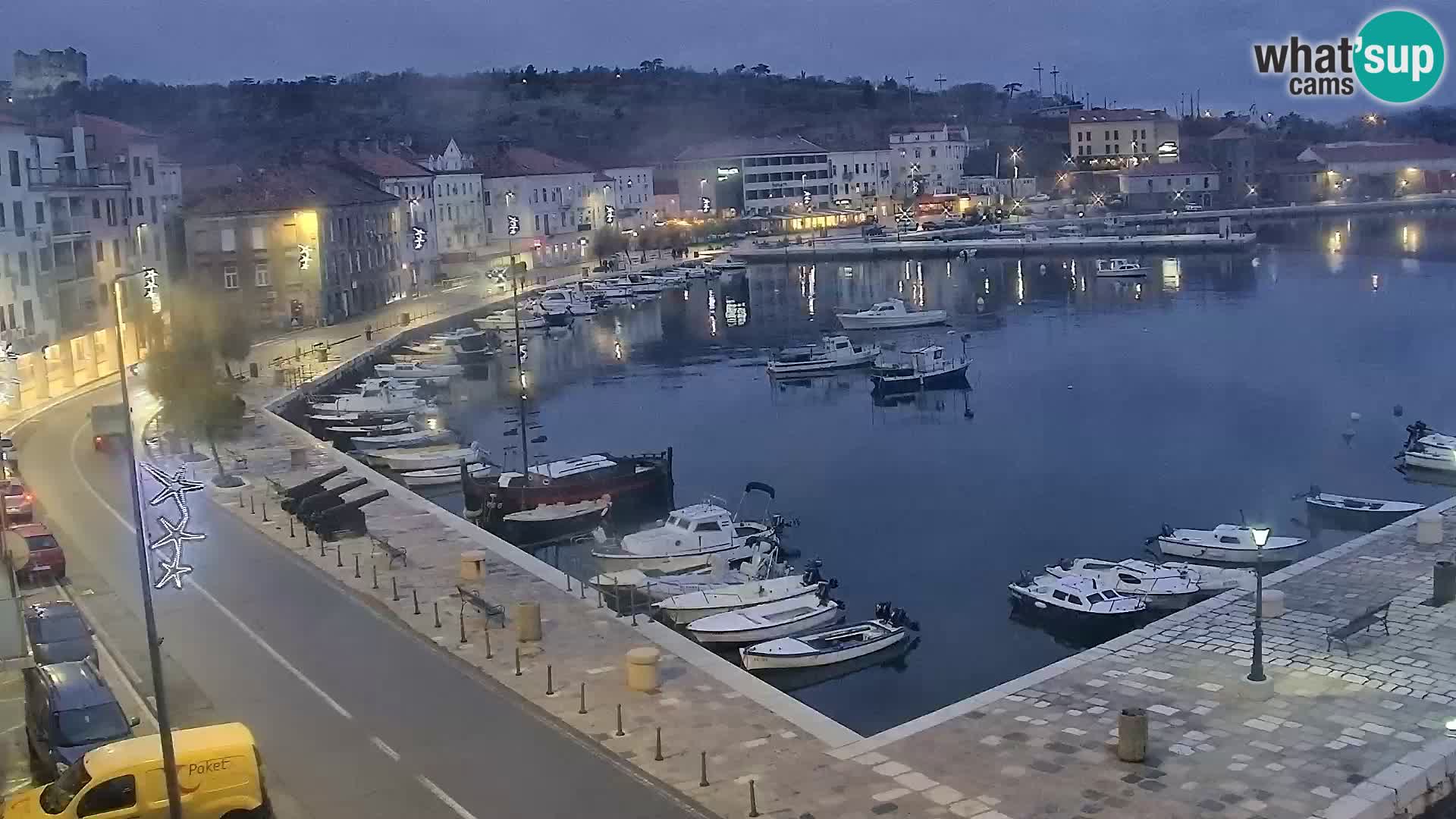Webcam Senj – Panoramablick auf die Riva Senj