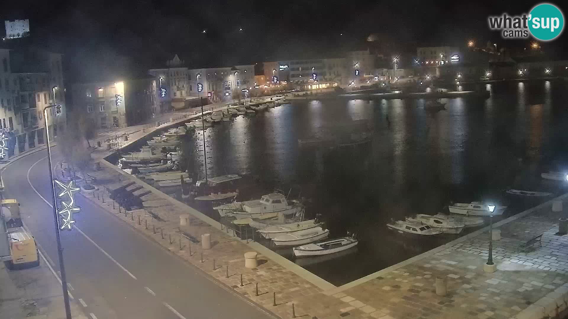 Kamera u živo Senj – Panoramski pogled na senjsku rivu