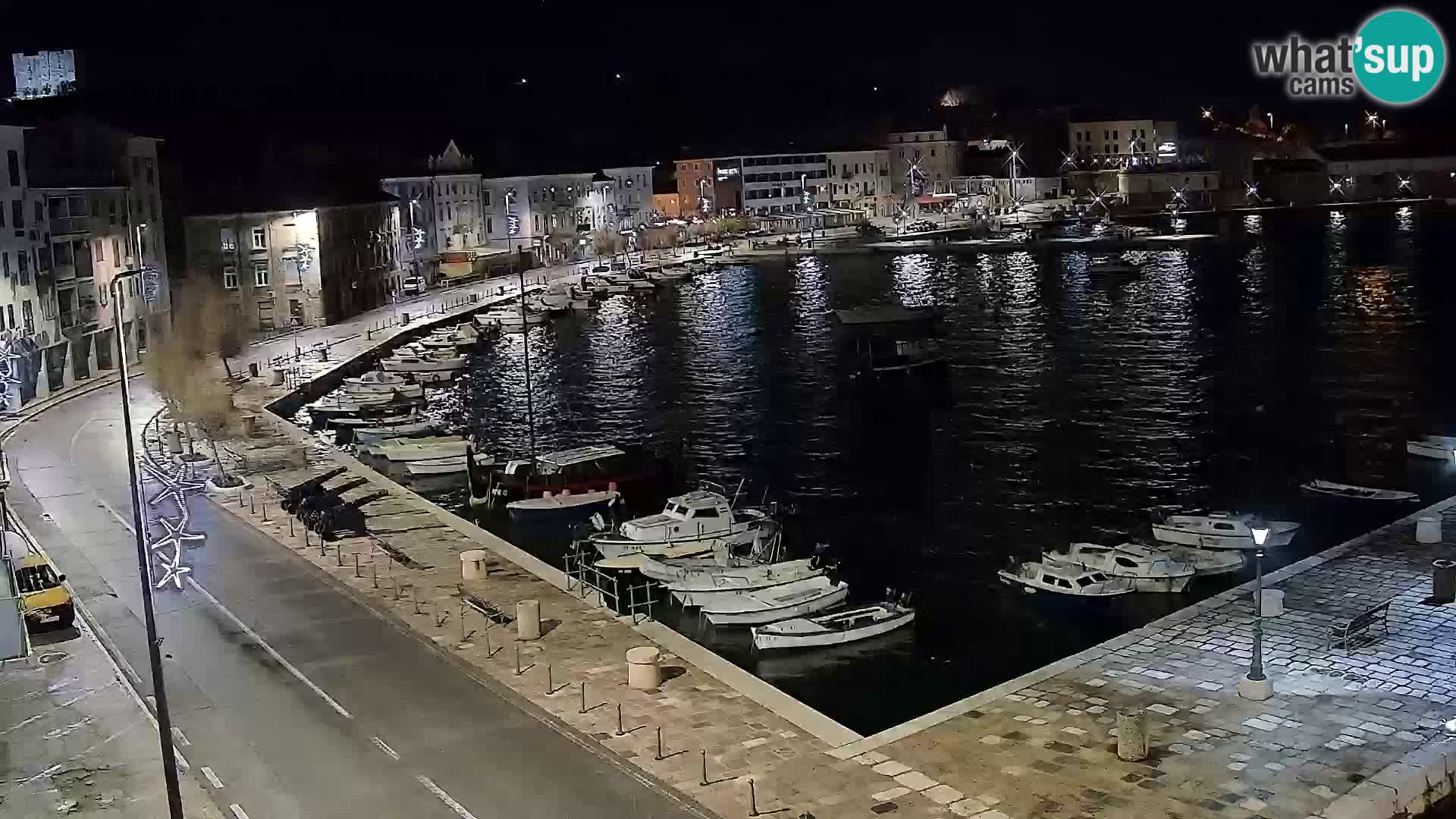 Kamera u živo Senj – Panoramski pogled na senjsku rivu