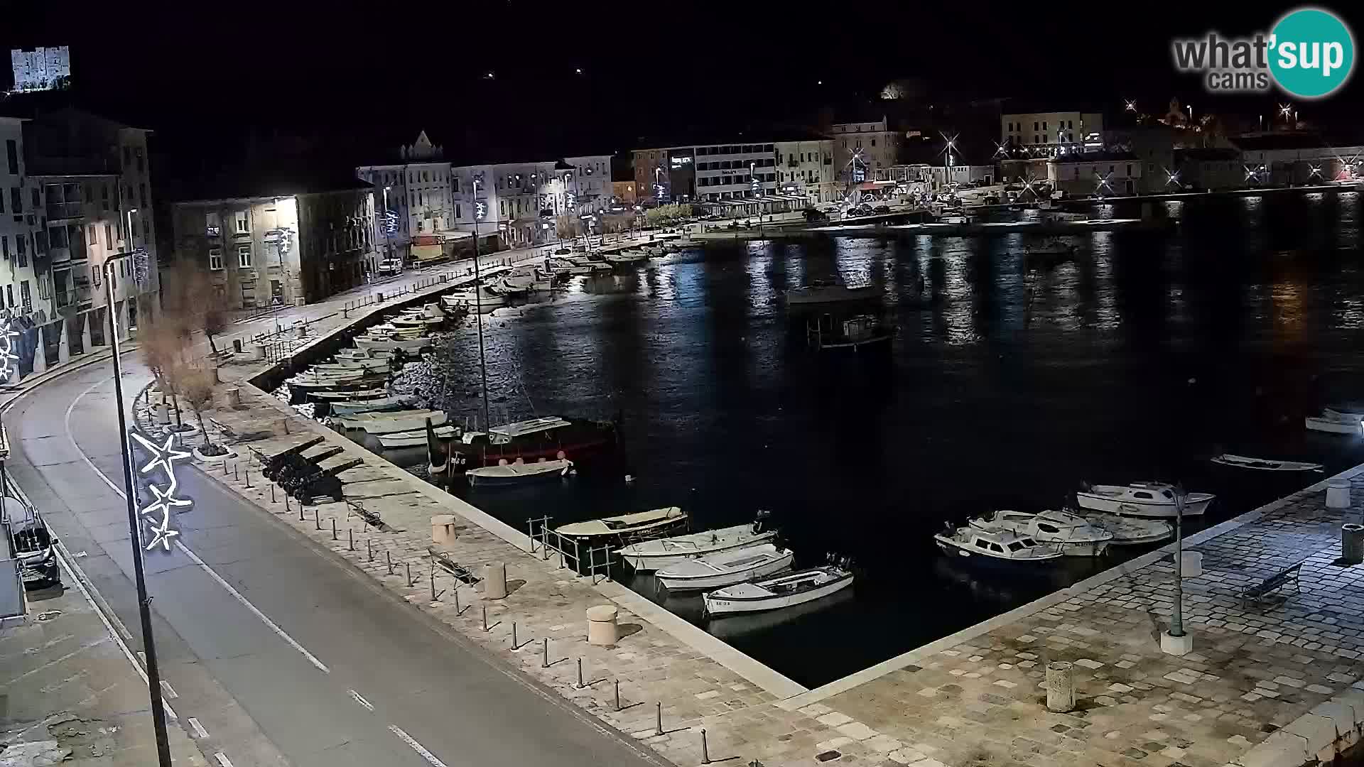 Kamera u živo Senj – Panoramski pogled na senjsku rivu